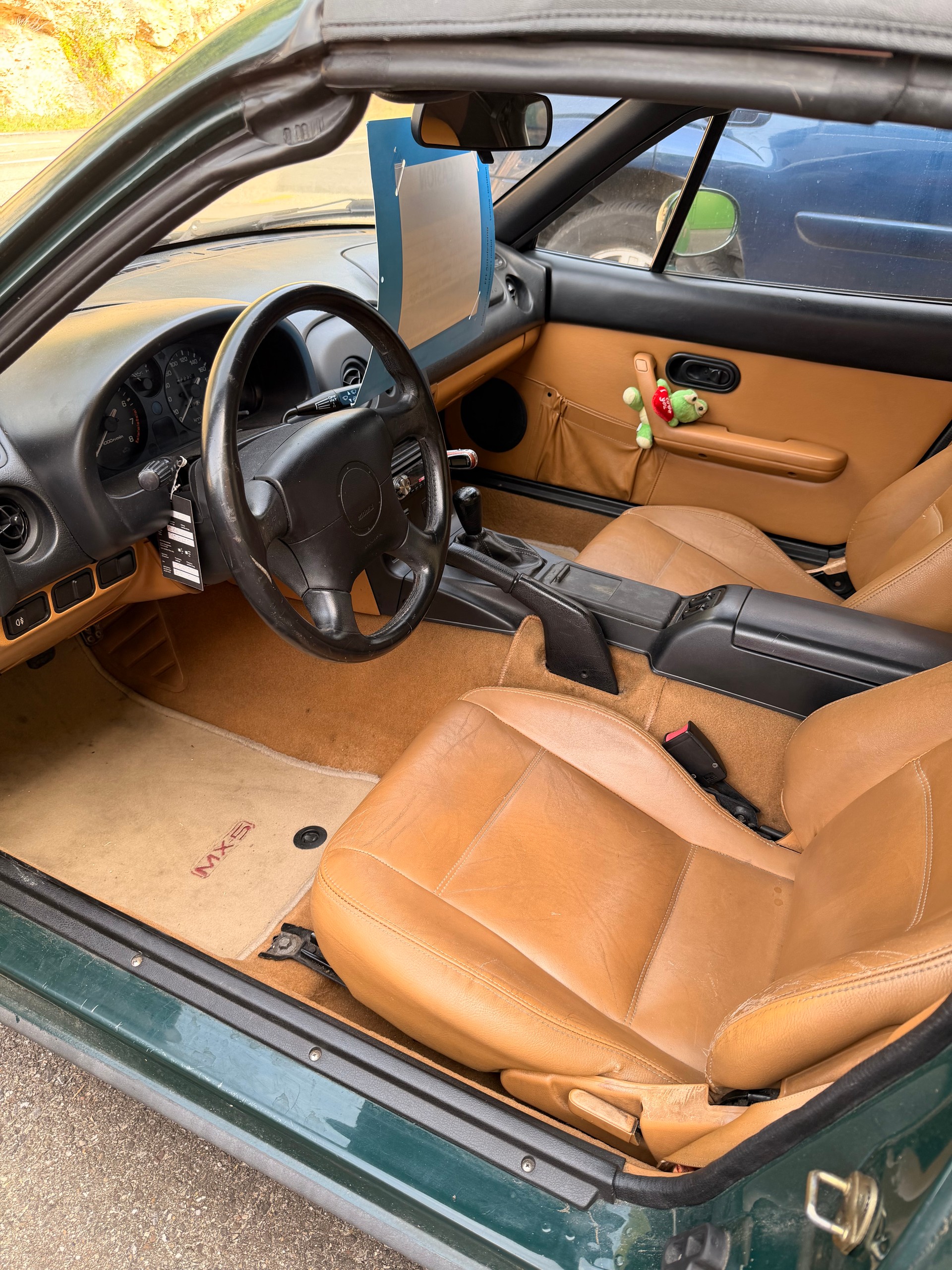 MAZDA MX-5 1.6i-16-image-6