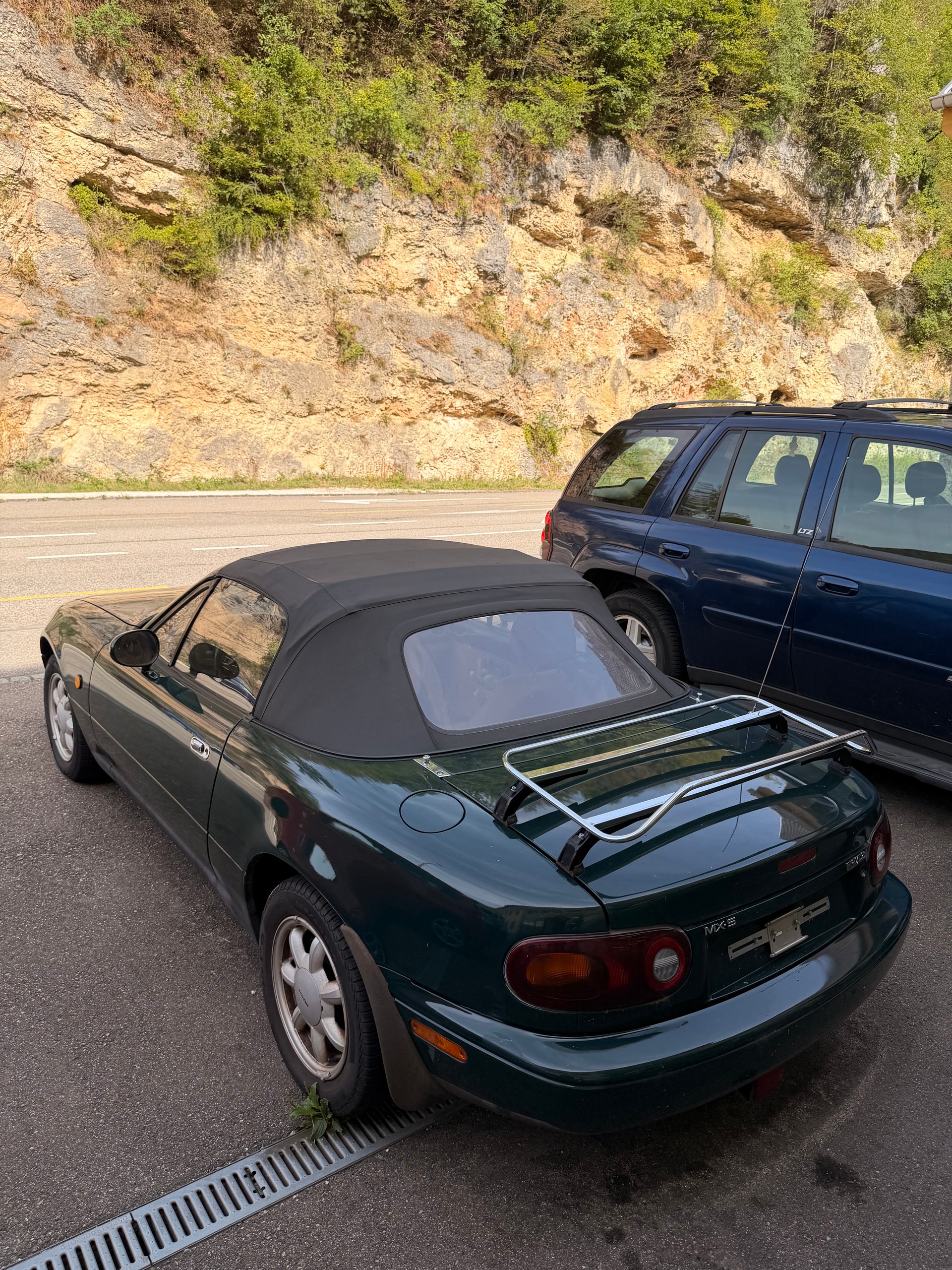 MAZDA MX-5 1.6i-16-image-1