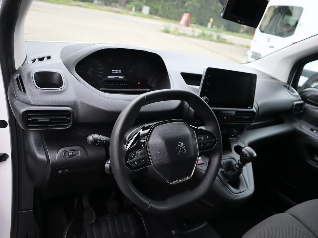 PEUGEOT Partner 1.5 Blue HDi s/s Asphalt Long 1000kg ** 130 PS ** 3-Plätzer ** RF-Kamera ** Werkstatt Eintrichtung ** Frisch ab MFK **-image-9