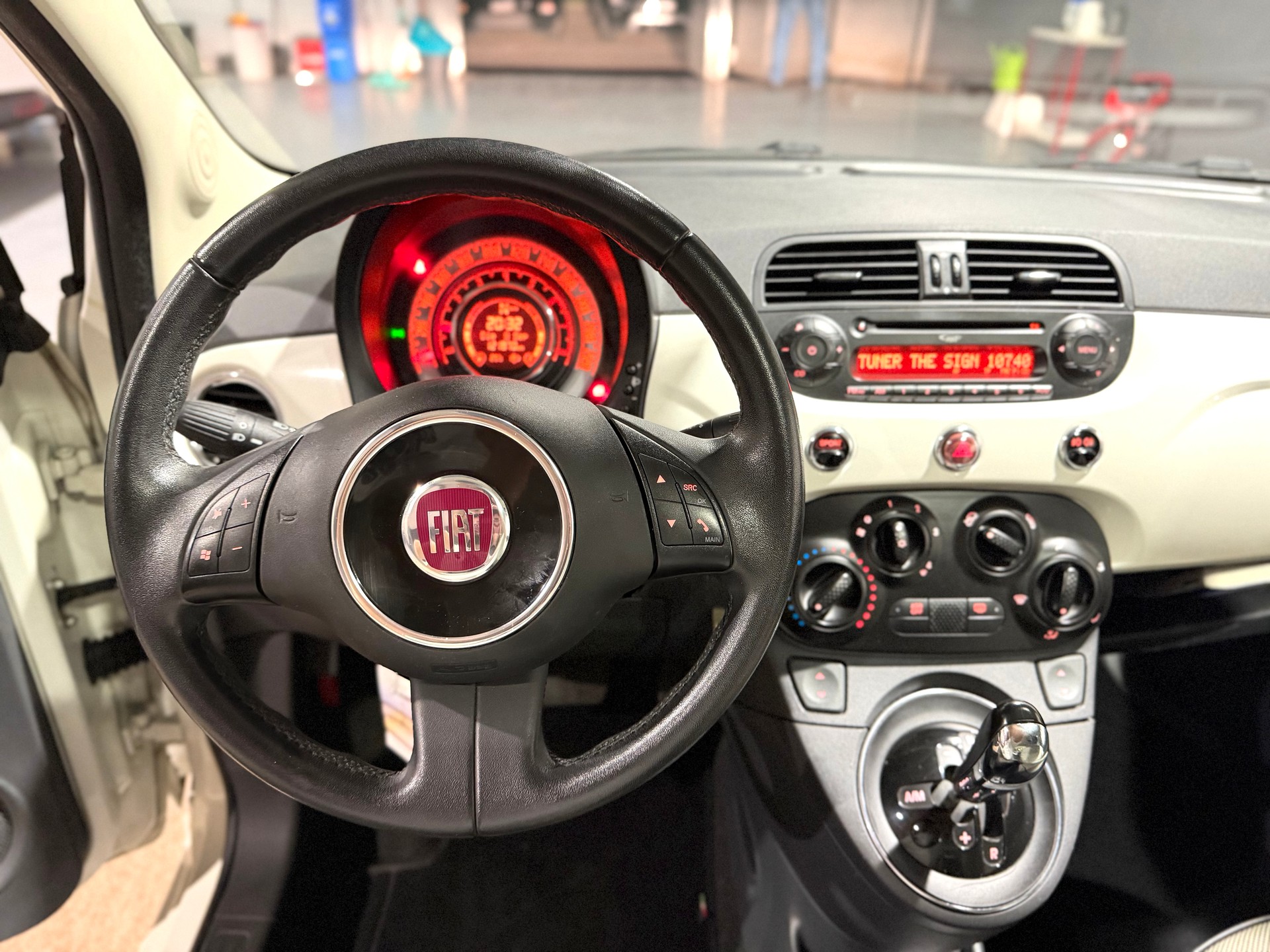 FIAT 500C 1.4 16V Lounge Dualogic-image-16