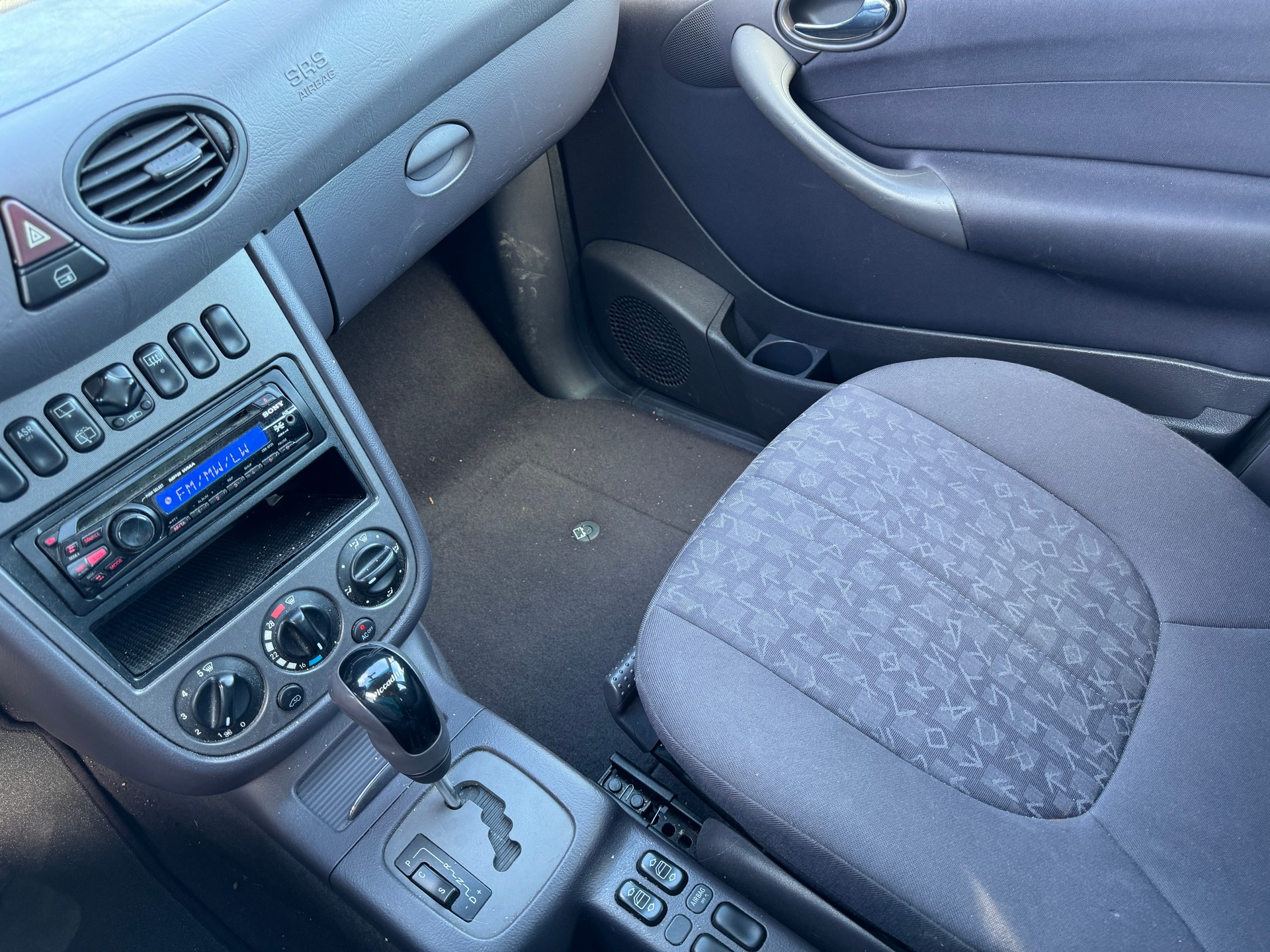 MERCEDES-BENZ A 170 CDI Classic (Radio CD * Automatik * Klima * BO3)-image-11