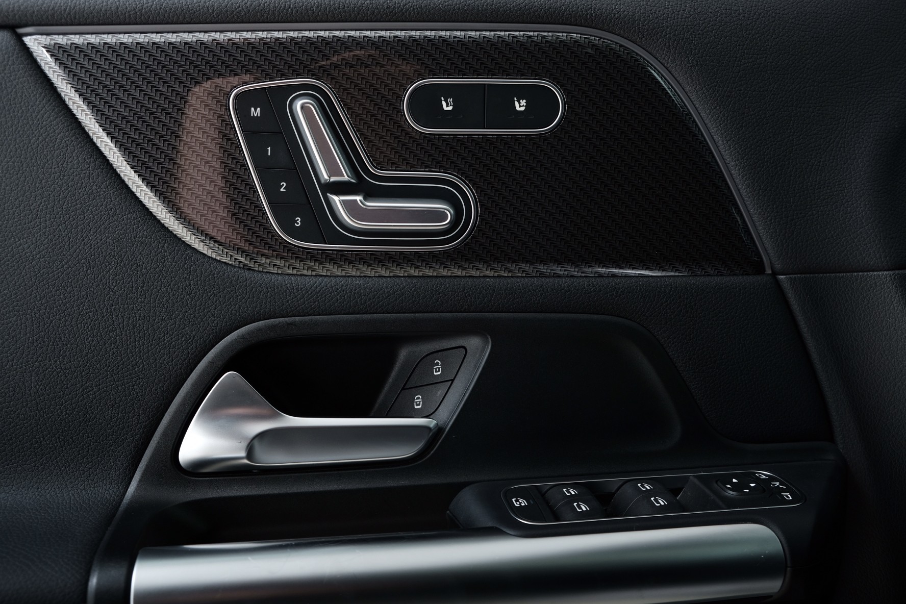MERCEDES-BENZ GLA 35 AMG 4matic H247-image-13