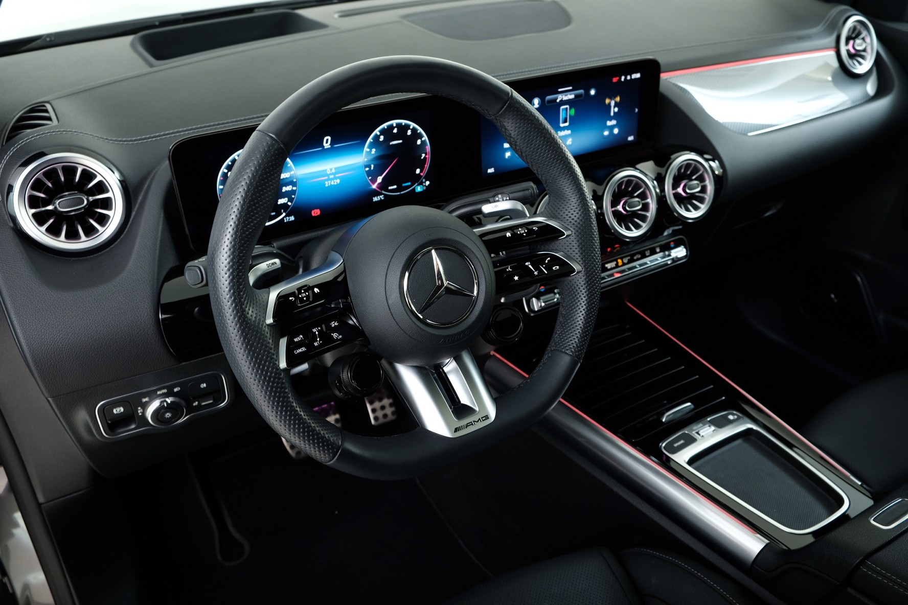 MERCEDES-BENZ GLA 35 AMG 4matic H247-image-5