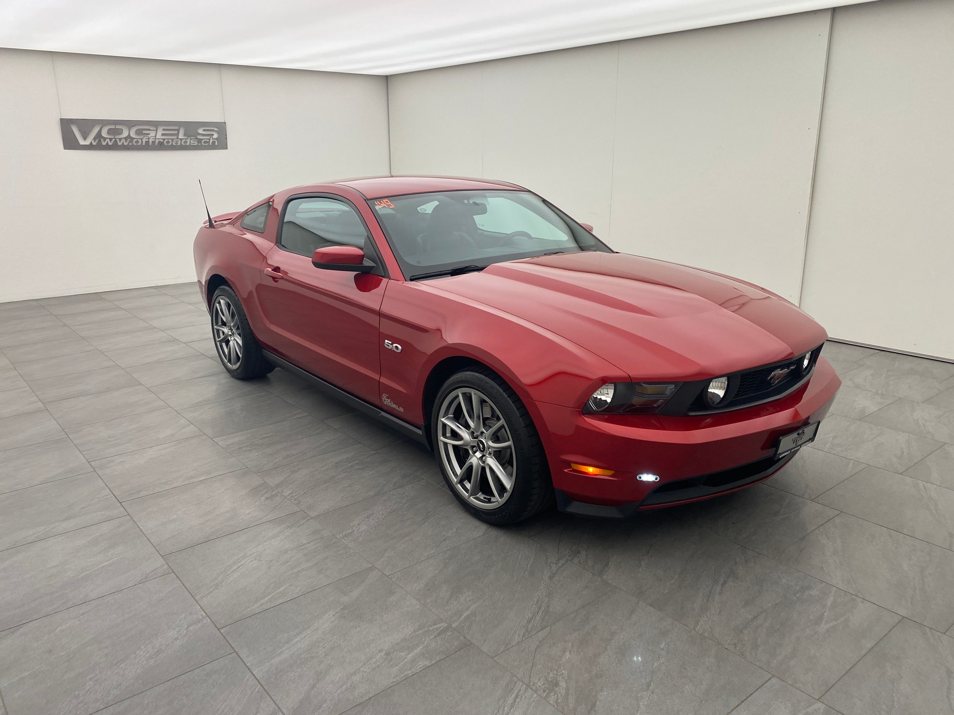 FORD Mustang 5.0 GT-showroom-element-2