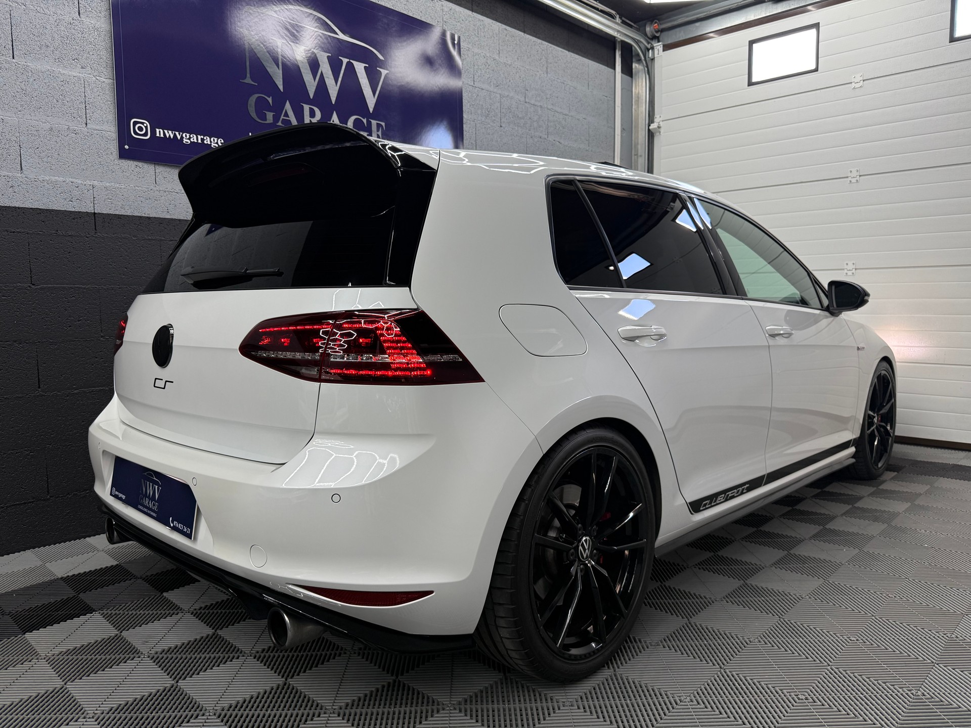 VW Golf 2.0 TSI GTI Clubsport DSG-image-4