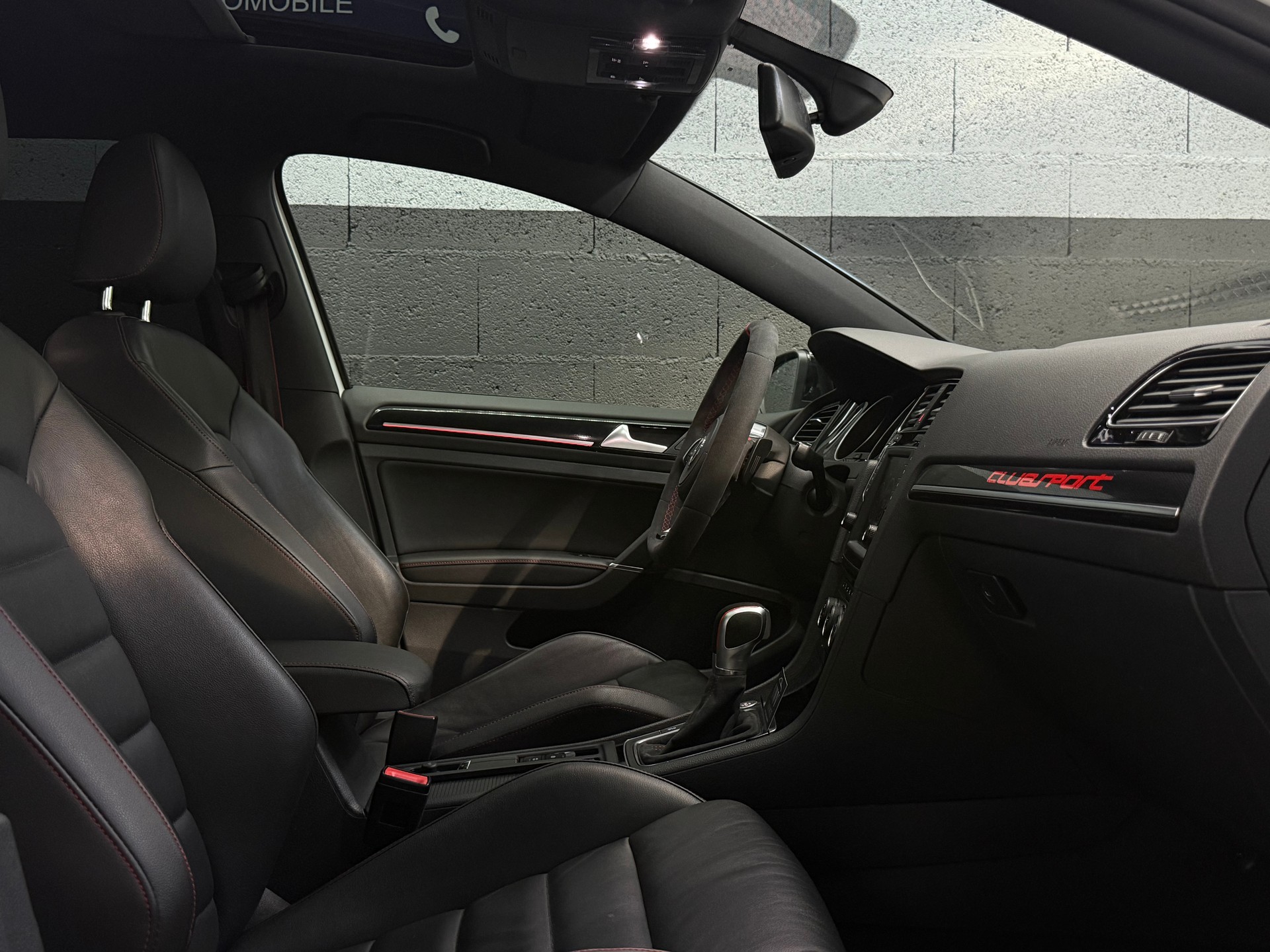 VW Golf 2.0 TSI GTI Clubsport DSG-image-8