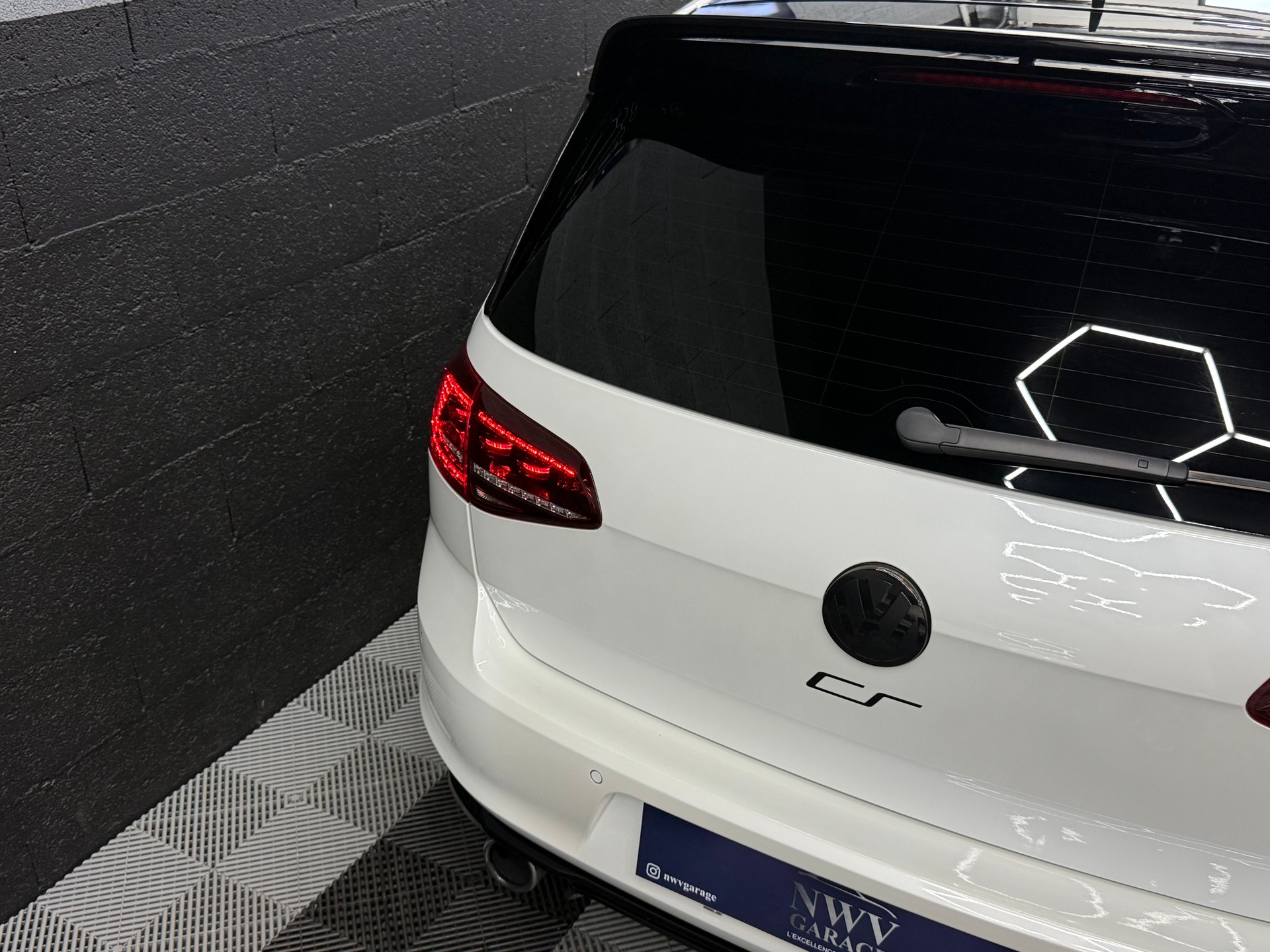 VW Golf 2.0 TSI GTI Clubsport DSG-image-7