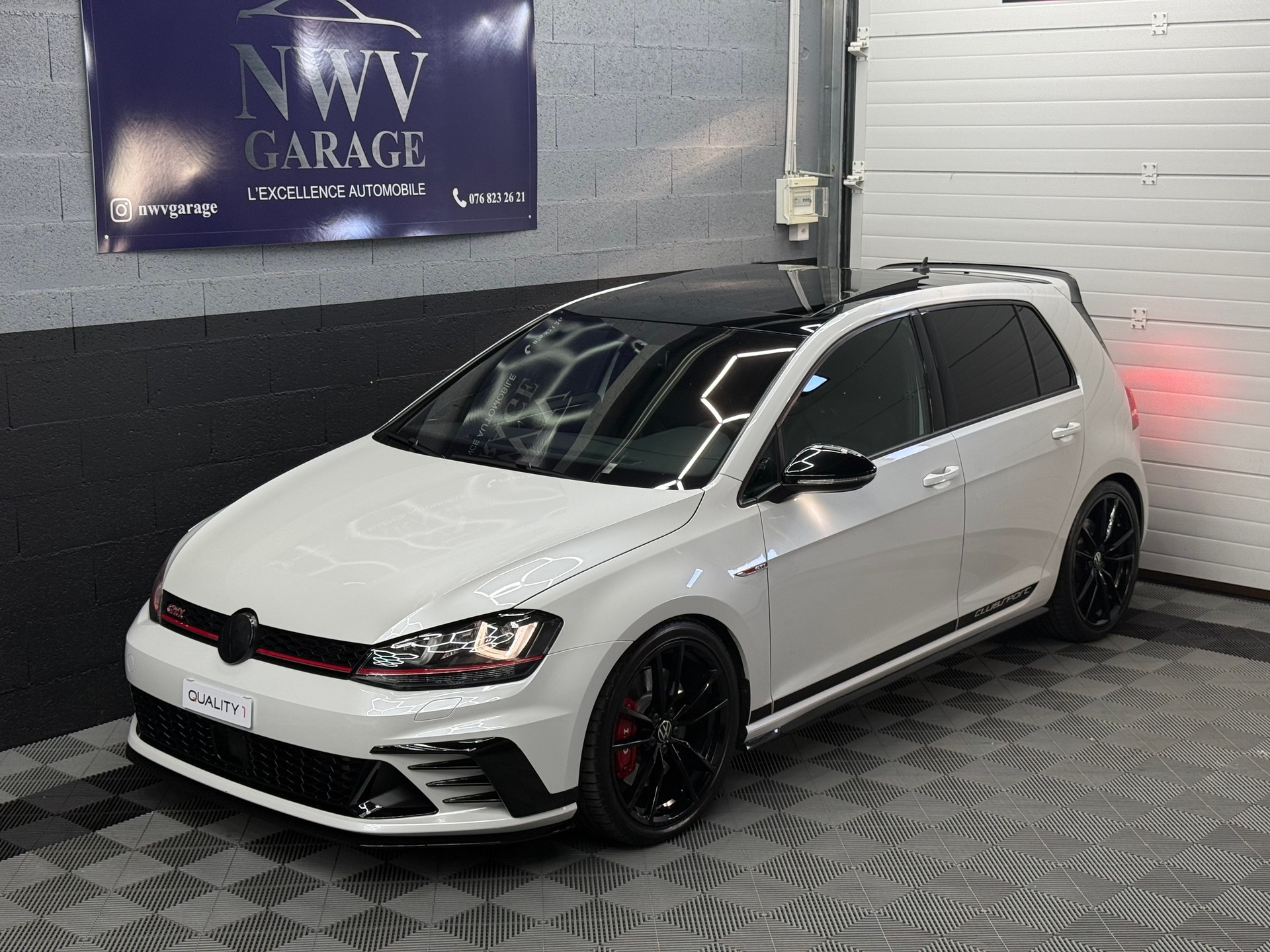 VW Golf 2.0 TSI GTI Clubsport DSG-image-2