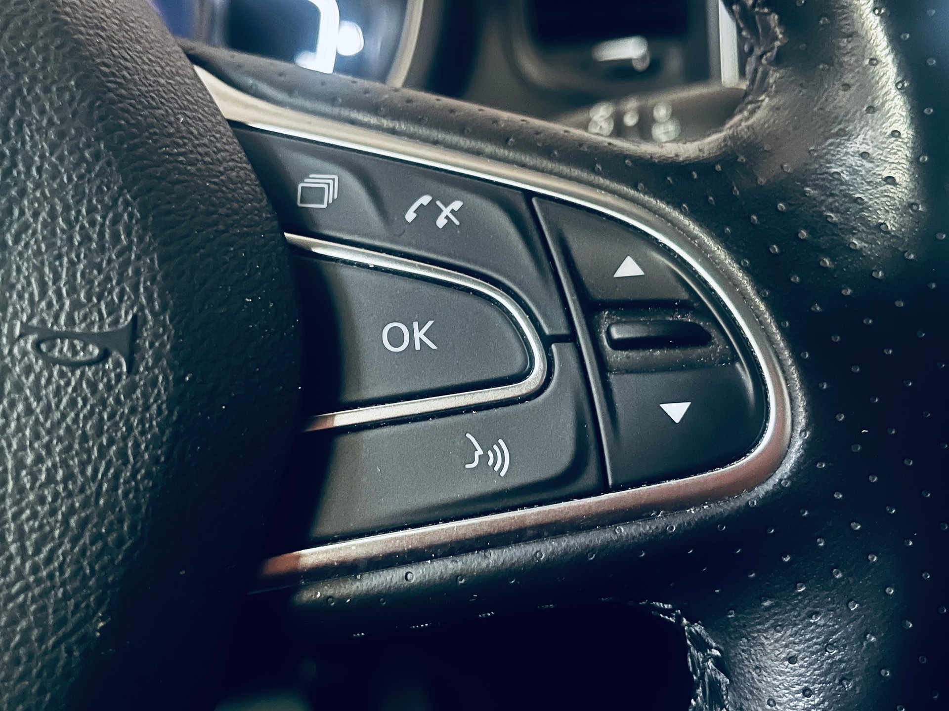 RENAULT Grand Scénic 1.3 16V Turbo Initiale Paris EDC-image-21