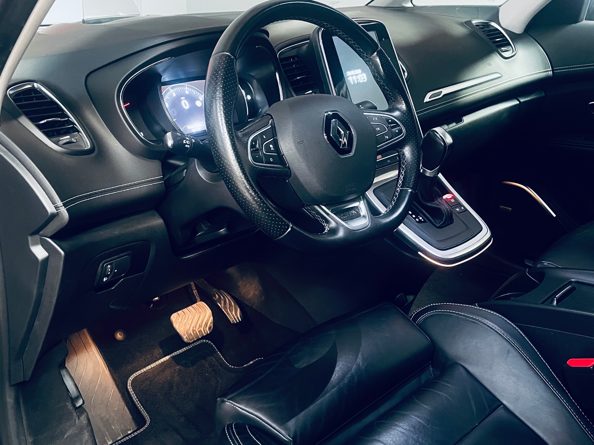 RENAULT Grand Scénic 1.3 16V Turbo Initiale Paris EDC-image-13