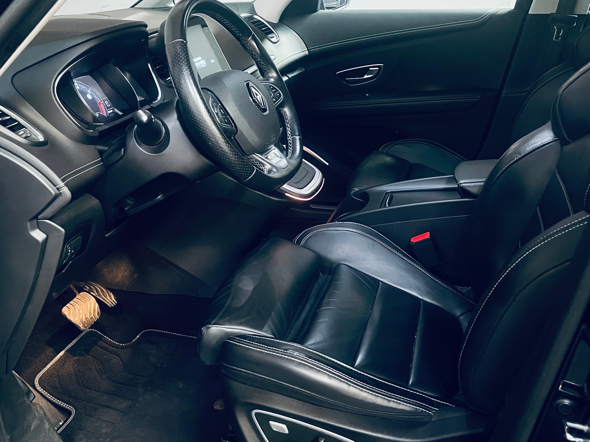 RENAULT Grand Scénic 1.3 16V Turbo Initiale Paris EDC-image-12