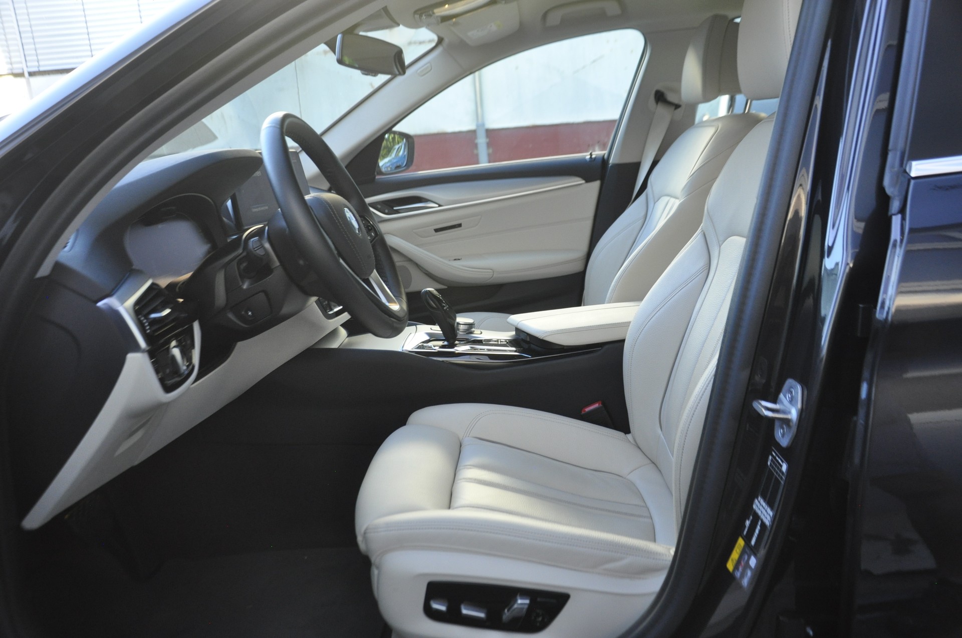BMW 530e xDrive Touring Steptronic-image-4