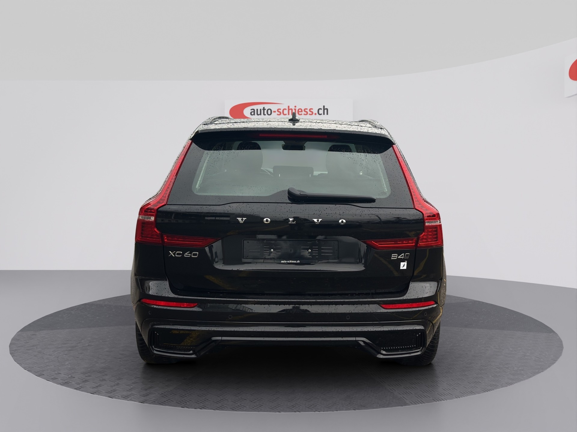 VOLVO XC60 B4 Diesel Mild Hybrid AWD Plus Dark Geartronic-image-3