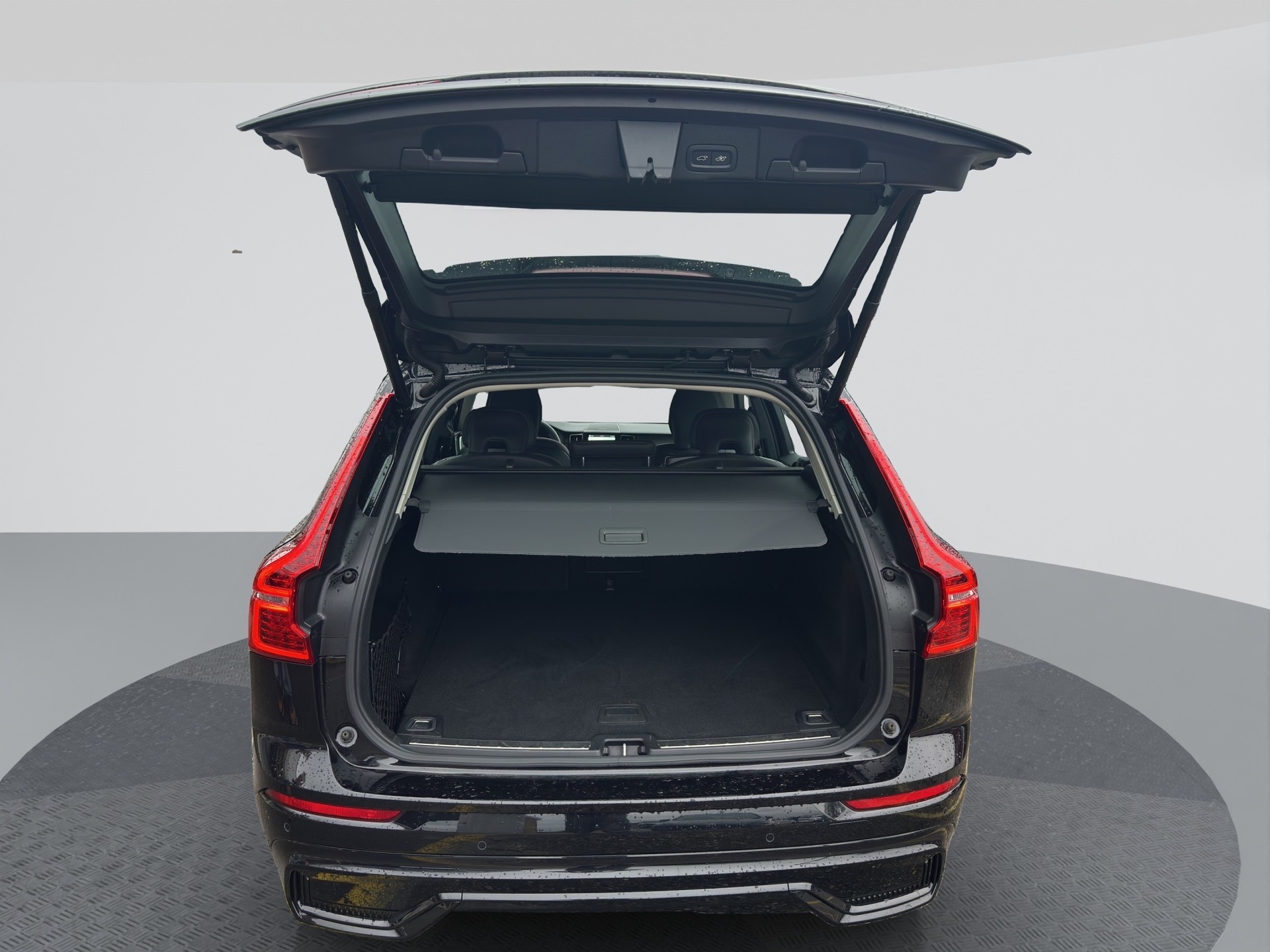VOLVO XC60 B4 Diesel Mild Hybrid AWD Plus Dark Geartronic-image-13