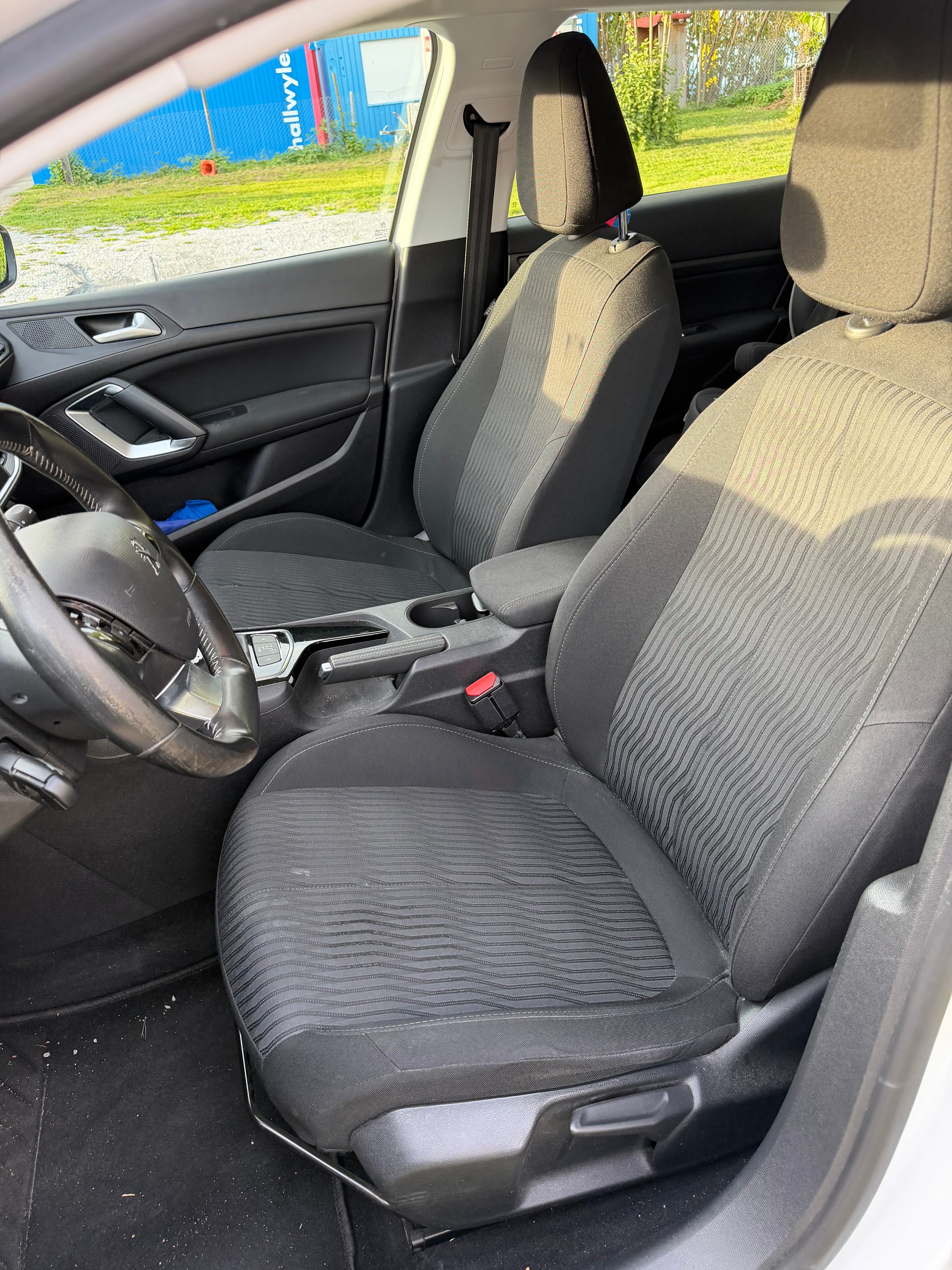 PEUGEOT 1.2 PureTech 130 Style S/S-image-3