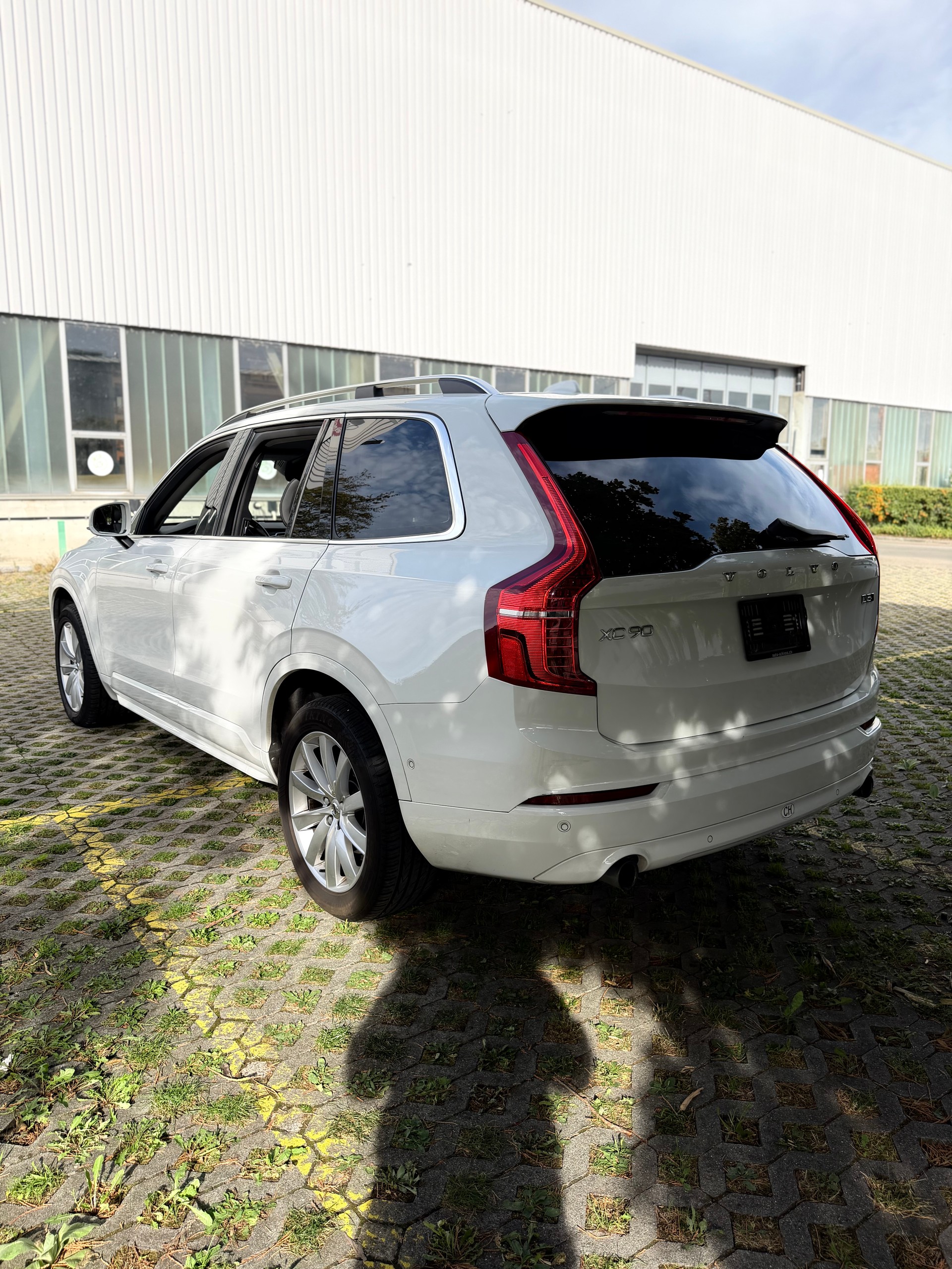 VOLVO XC90 D5 AWD Kinetic Geartronic-image-5