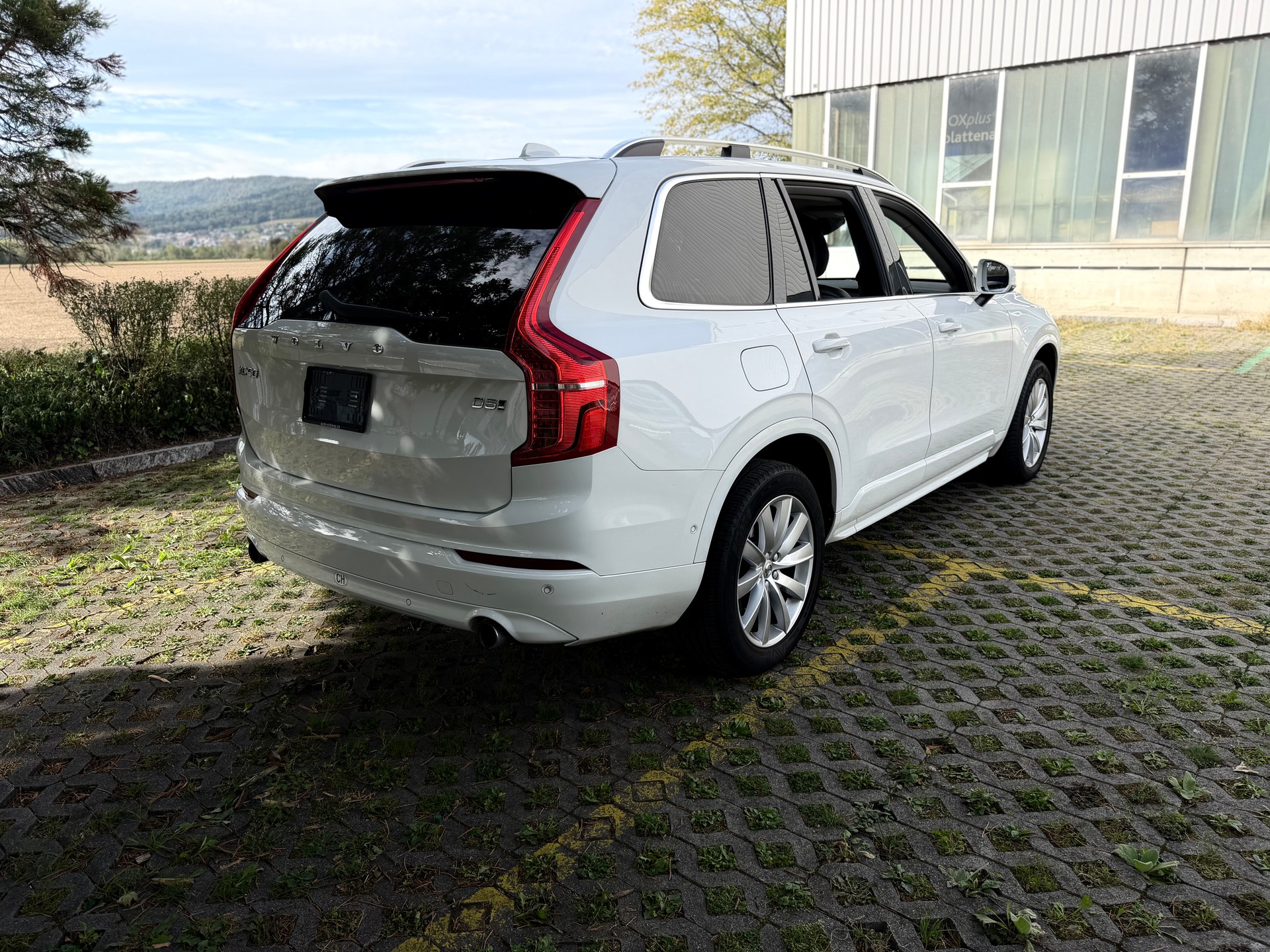 VOLVO XC90 D5 AWD Kinetic Geartronic-image-3