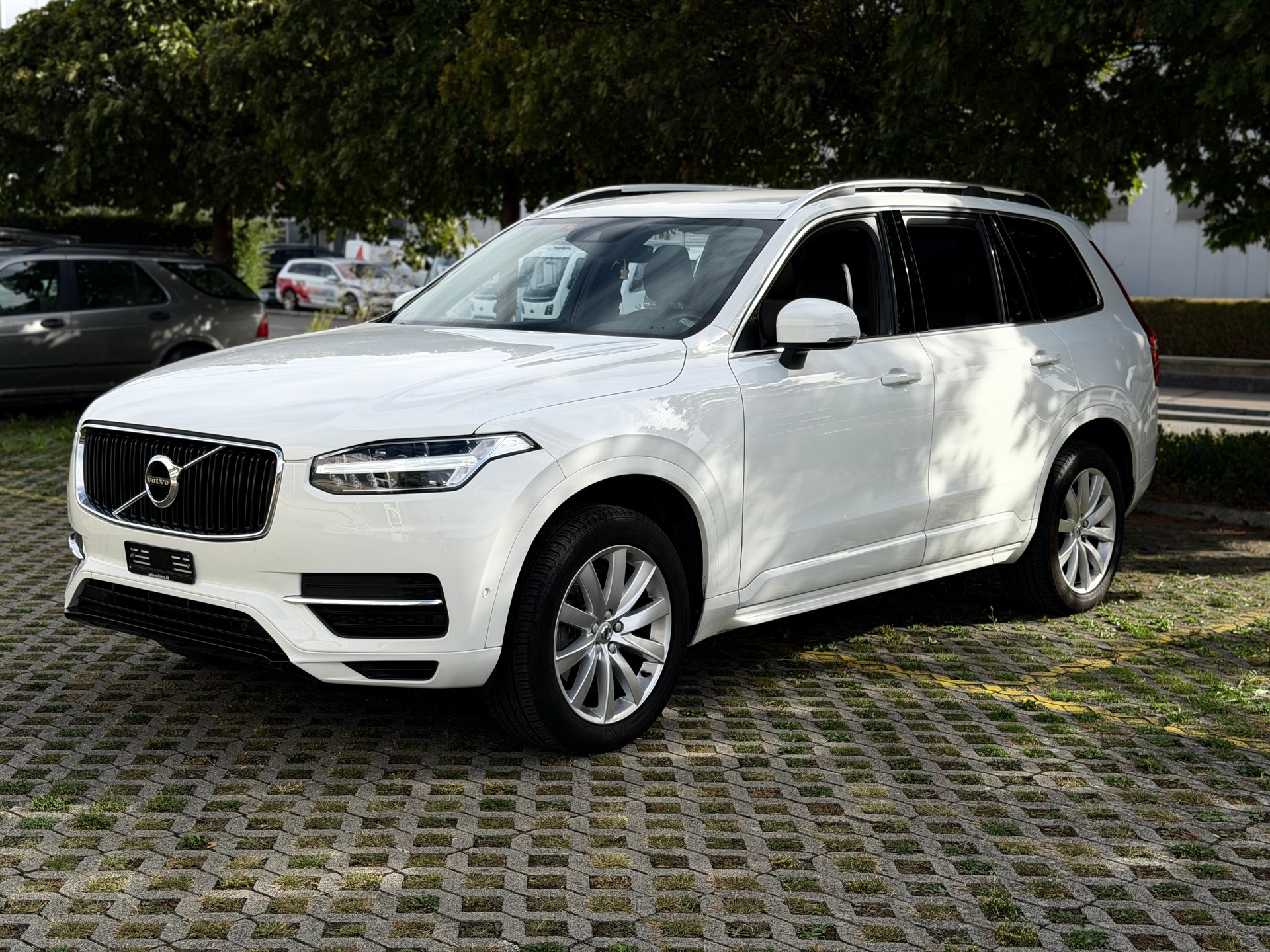 VOLVO XC90 D5 AWD Kinetic Geartronic-image-0