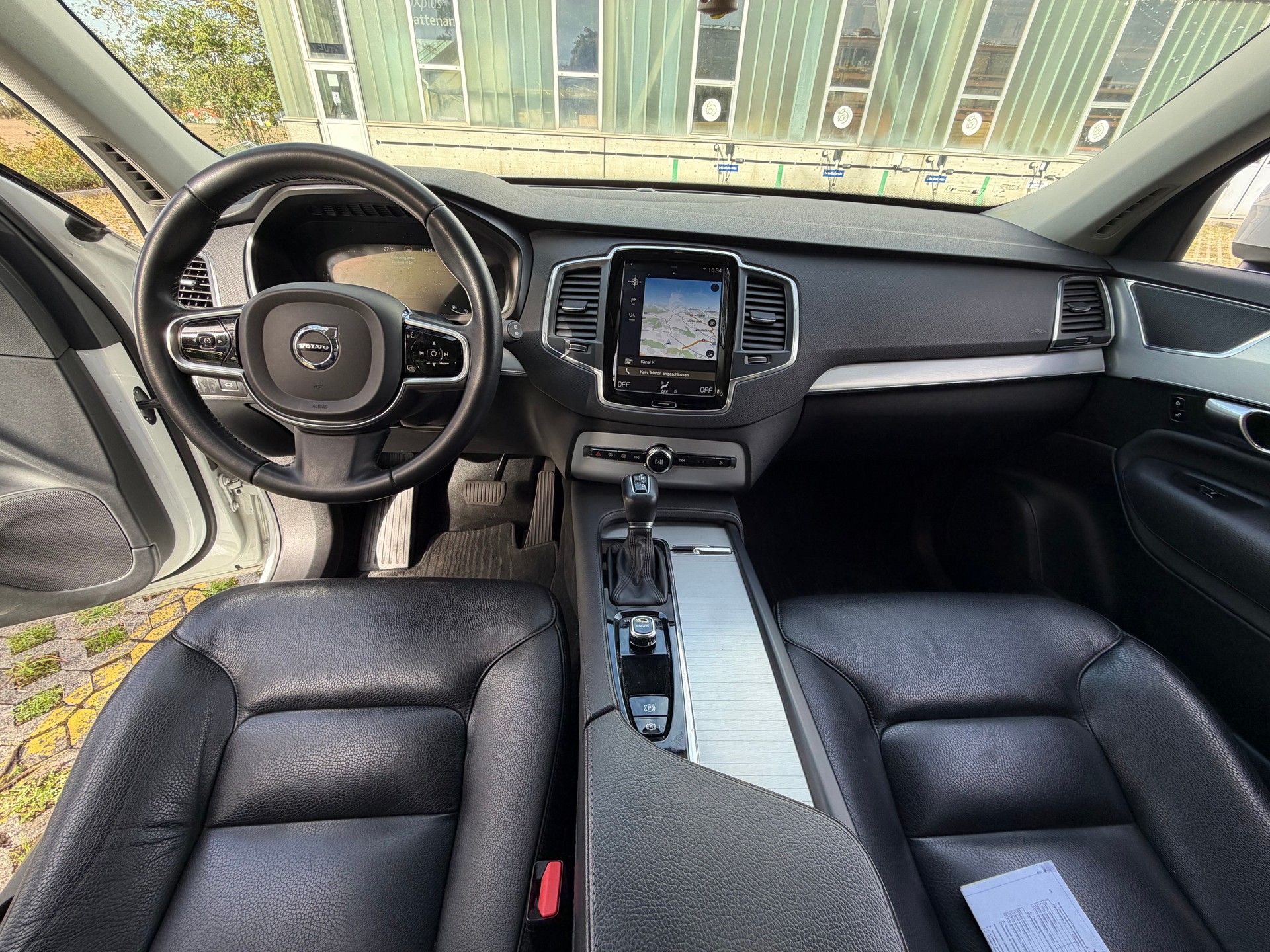 VOLVO XC90 D5 AWD Kinetic Geartronic-image-12