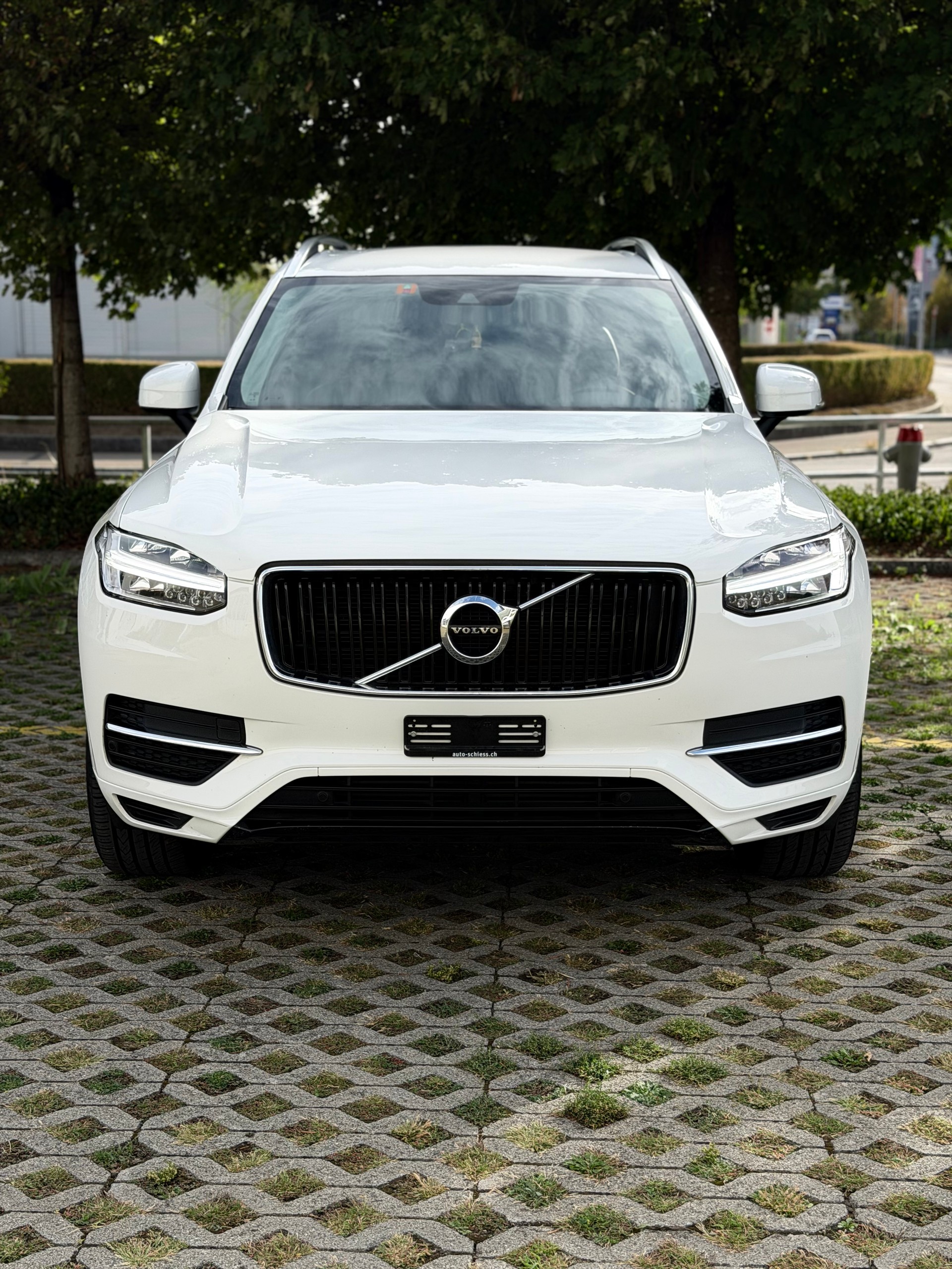 VOLVO XC90 D5 AWD Kinetic Geartronic-image-1