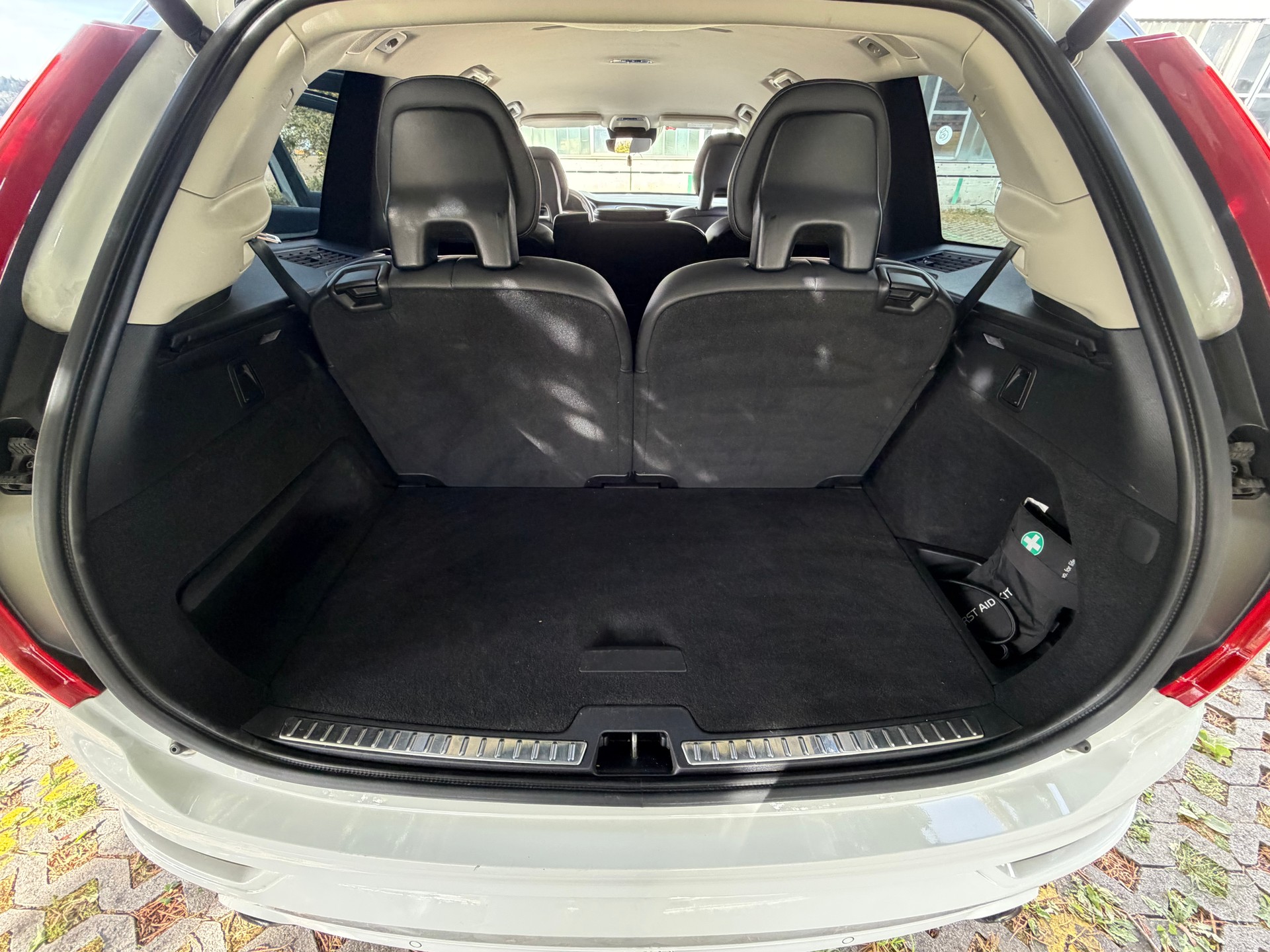 VOLVO XC90 D5 AWD Kinetic Geartronic-image-6