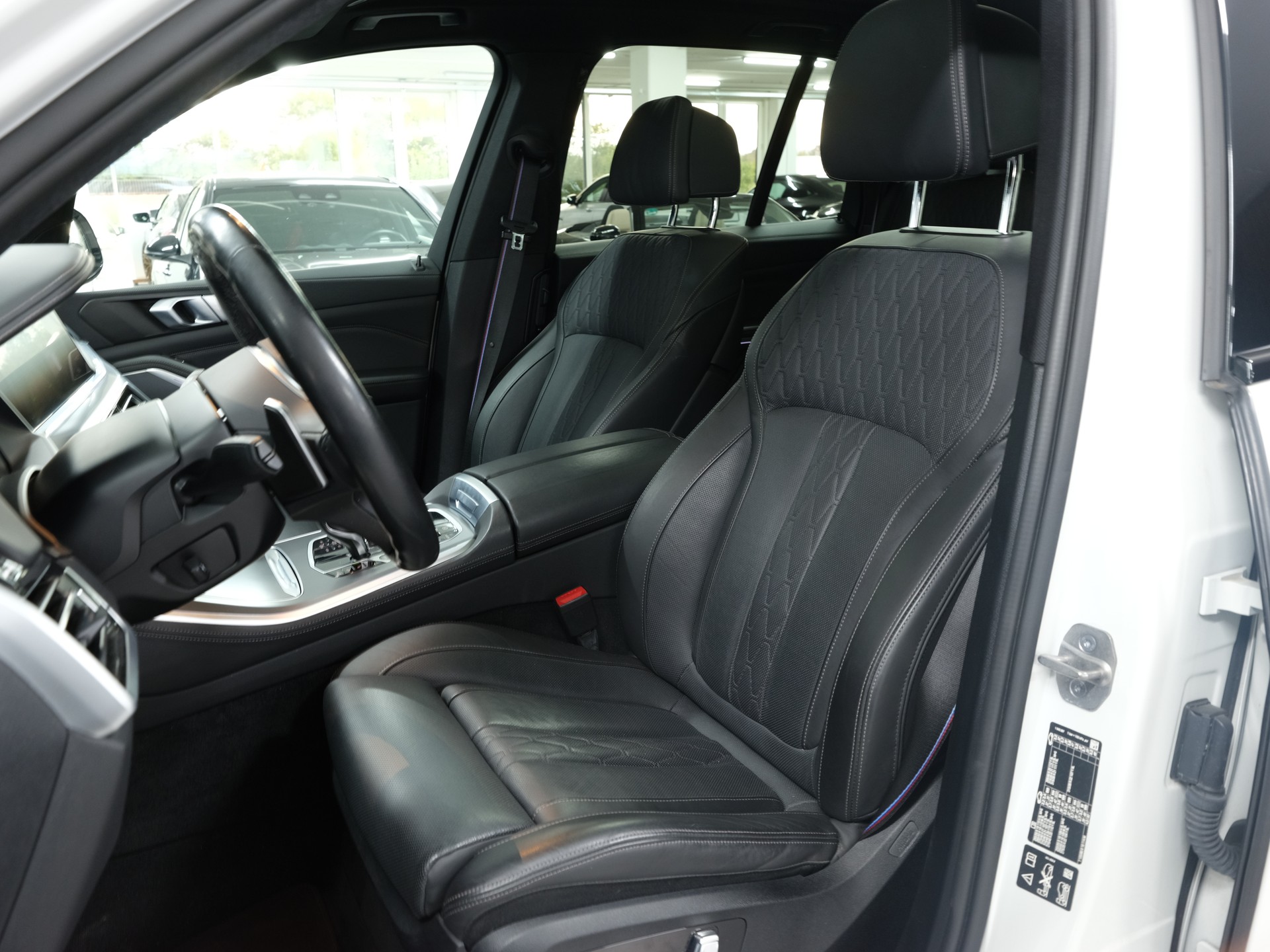 BMW X5 xDrive 48V 40d M Sport Steptronic *Panorama* *360 Kamera* *Massage*-image-21