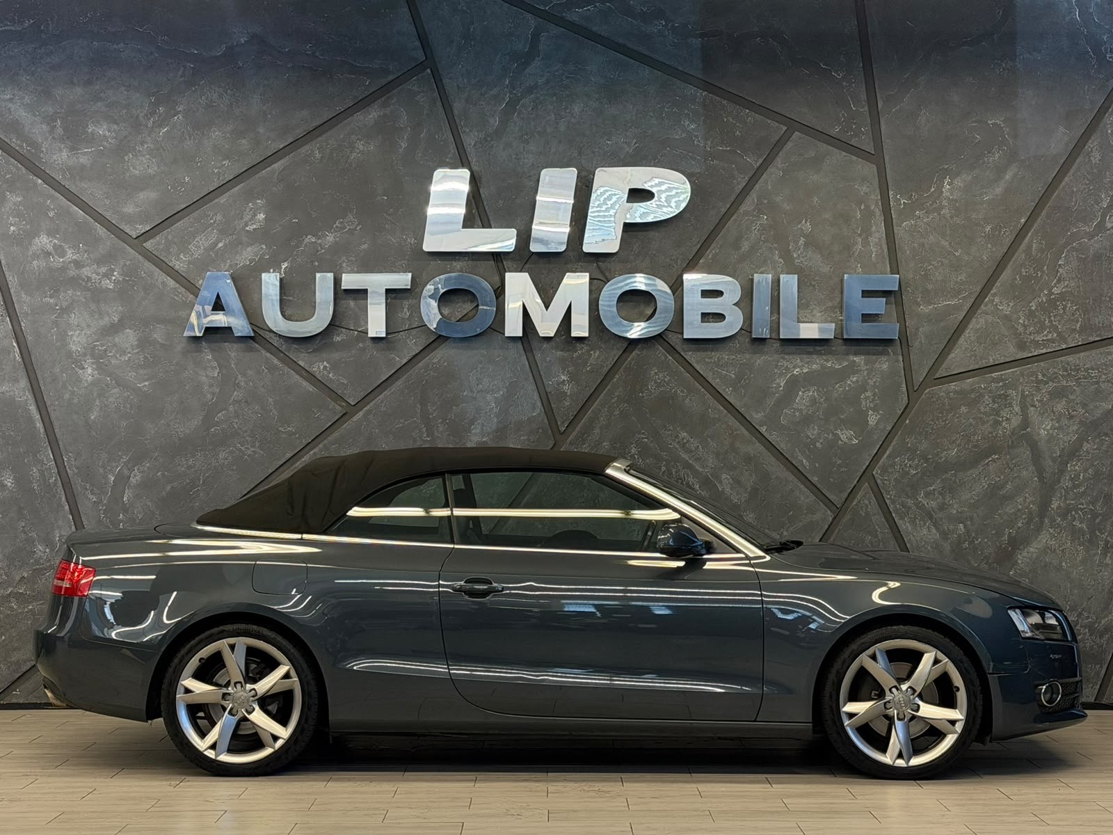 AUDI A5 Cabriolet 3.0 TDI quattro S-tronic-image-3