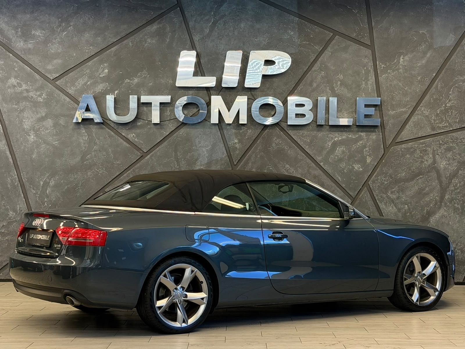 AUDI A5 Cabriolet 3.0 TDI quattro S-tronic-image-6