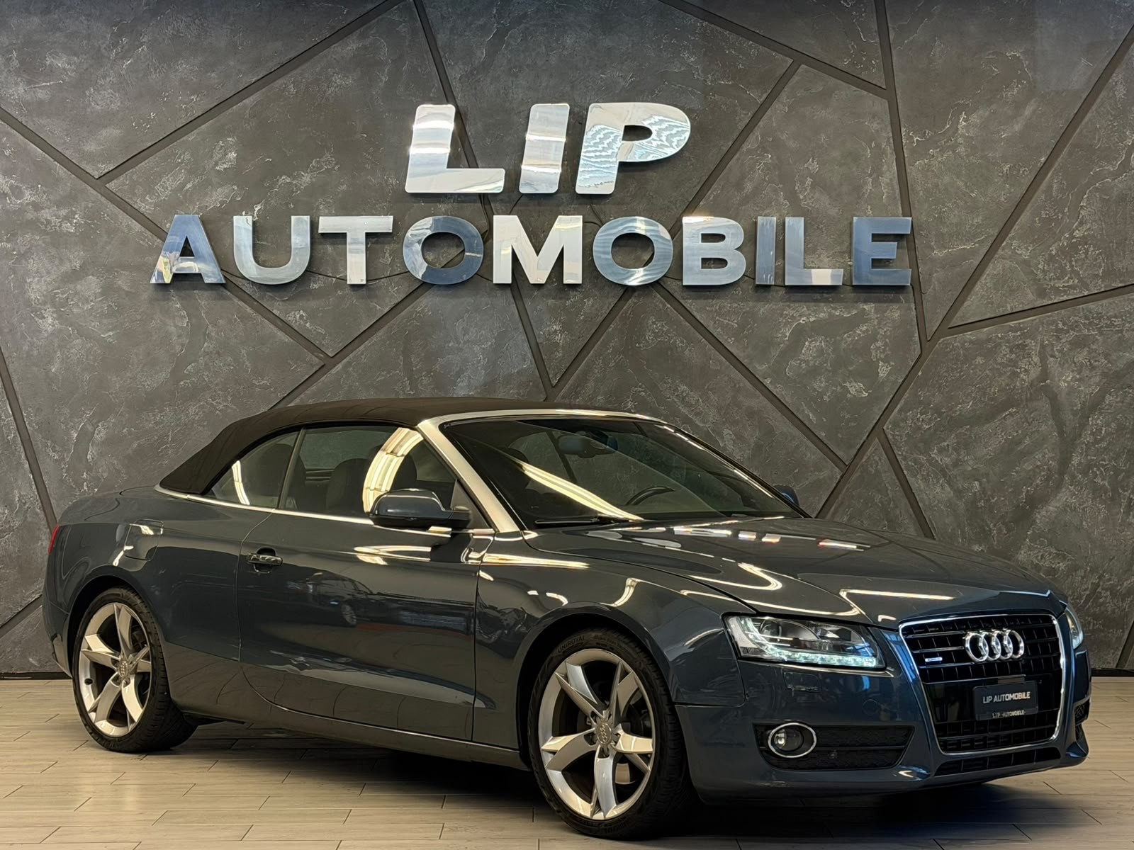 AUDI A5 Cabriolet 3.0 TDI quattro S-tronic-image-2