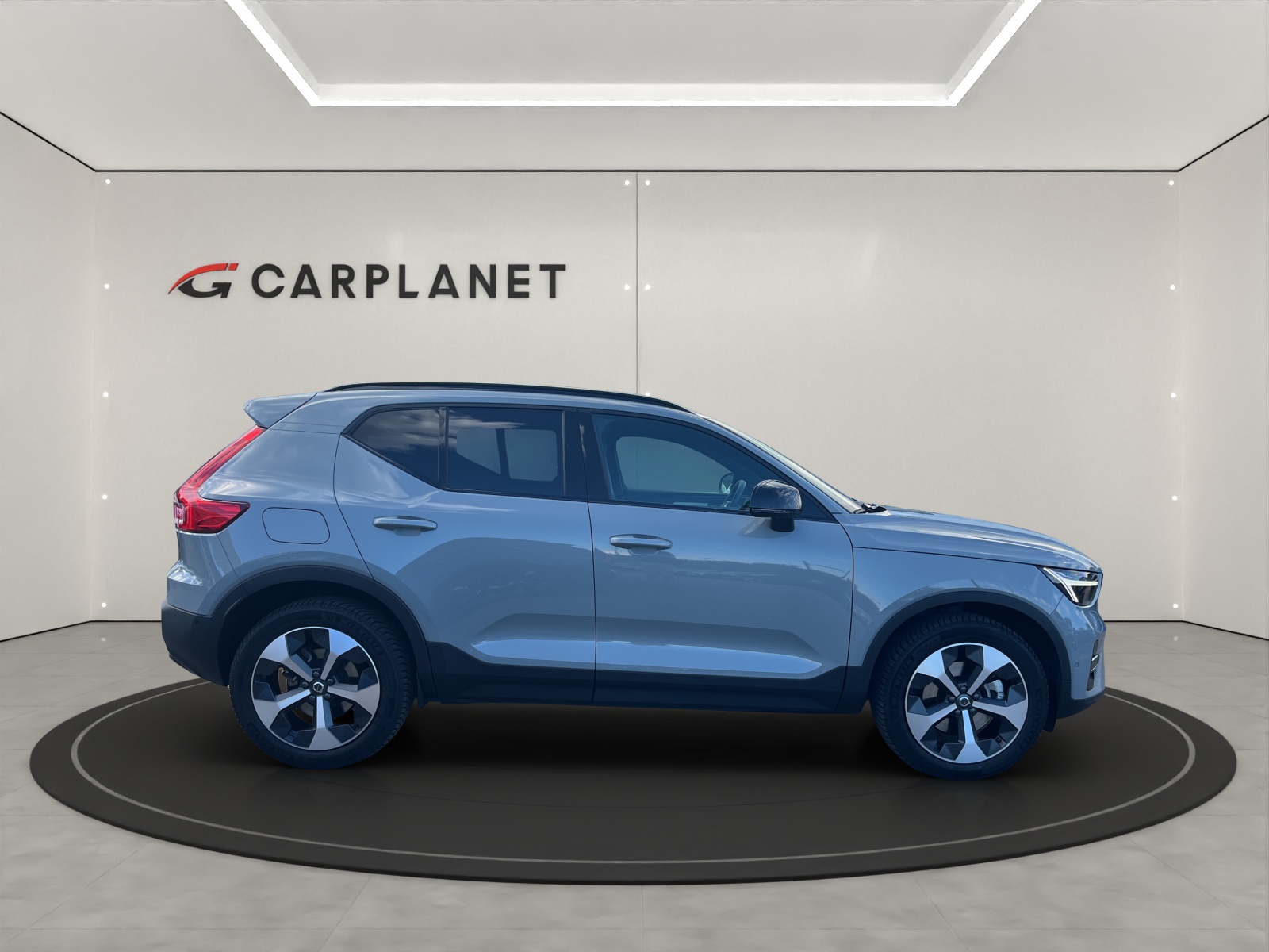 VOLVO XC40 2.0 B3 MH Plus Dark .-image-2