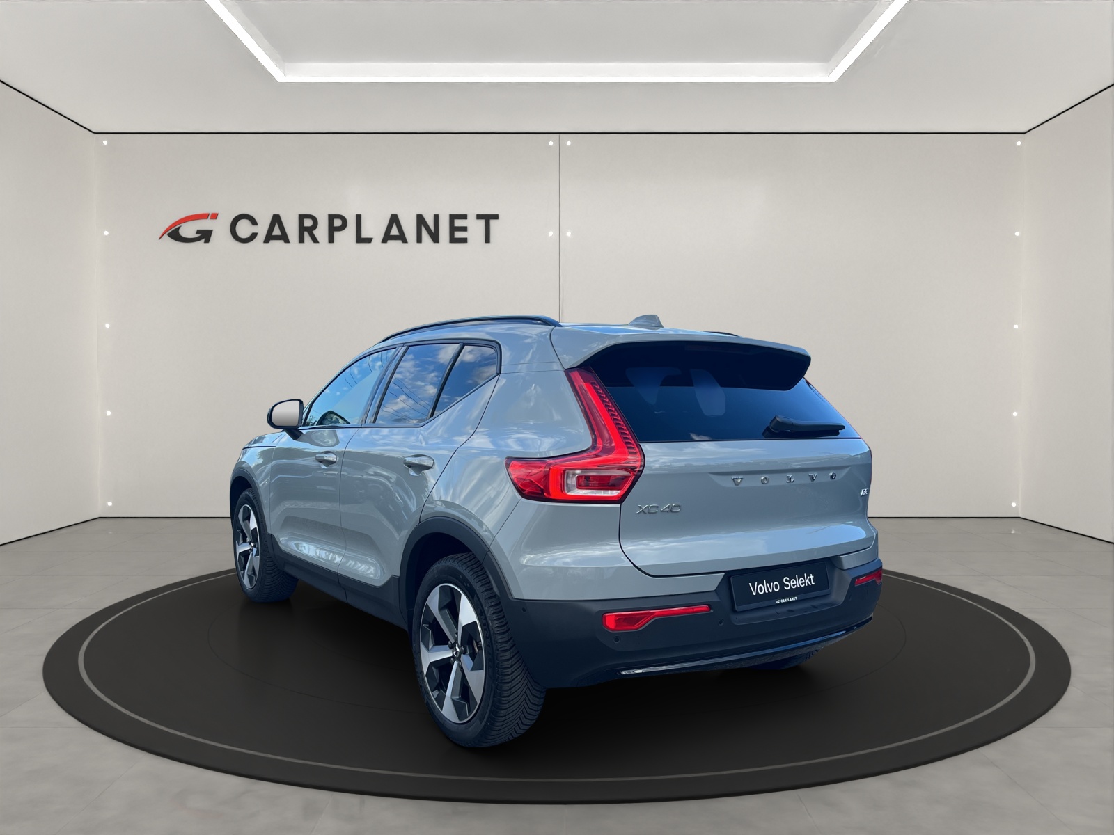 VOLVO XC40 2.0 B3 MH Plus Dark .-image-5