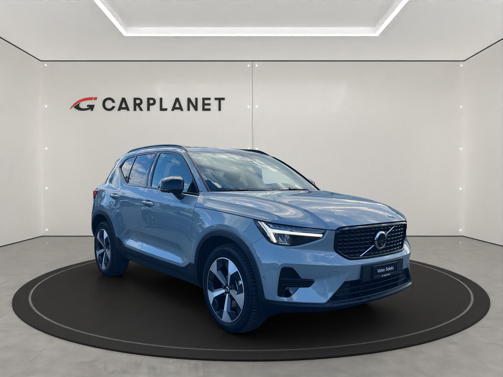 VOLVO XC40 2.0 B3 MH Plus Dark .-image-3