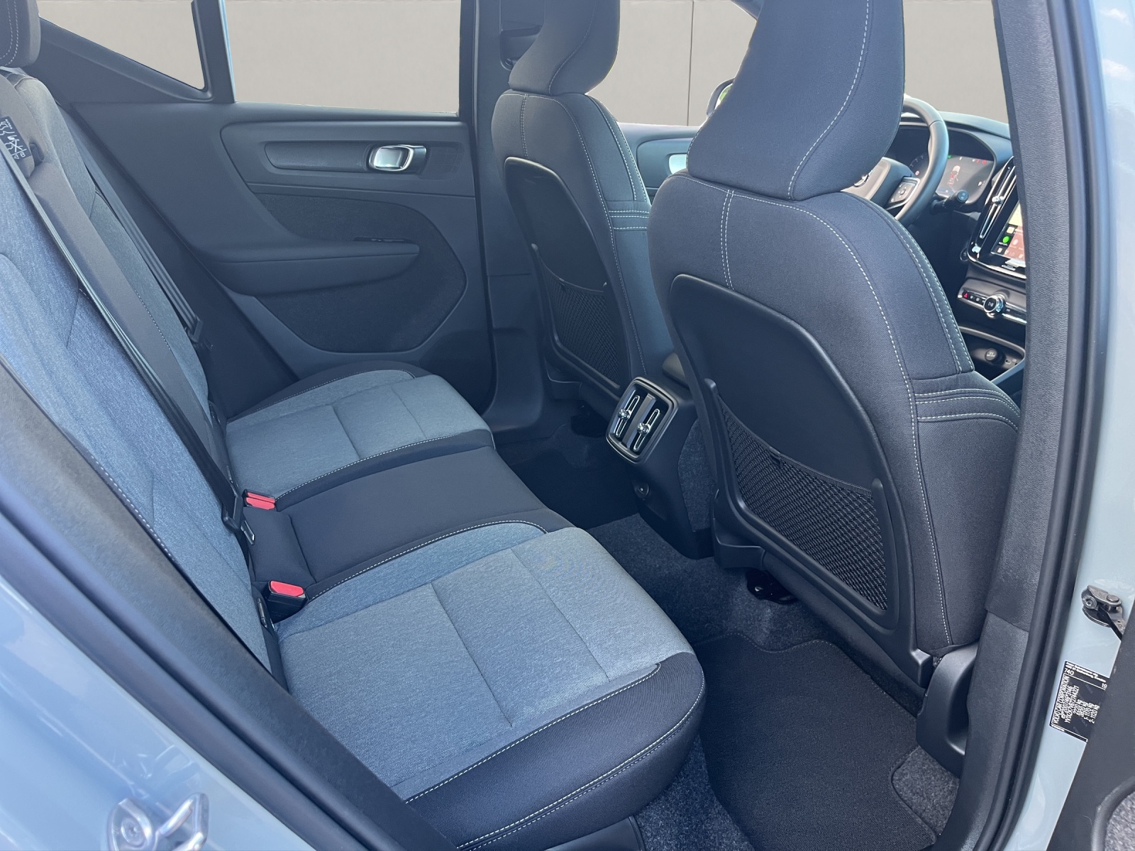 VOLVO XC40 2.0 B3 MH Plus Dark .-image-11
