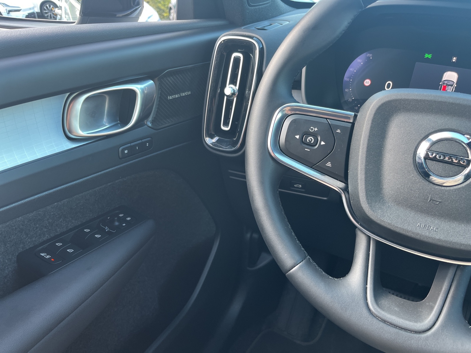 VOLVO XC40 2.0 B3 MH Plus Dark .-image-15