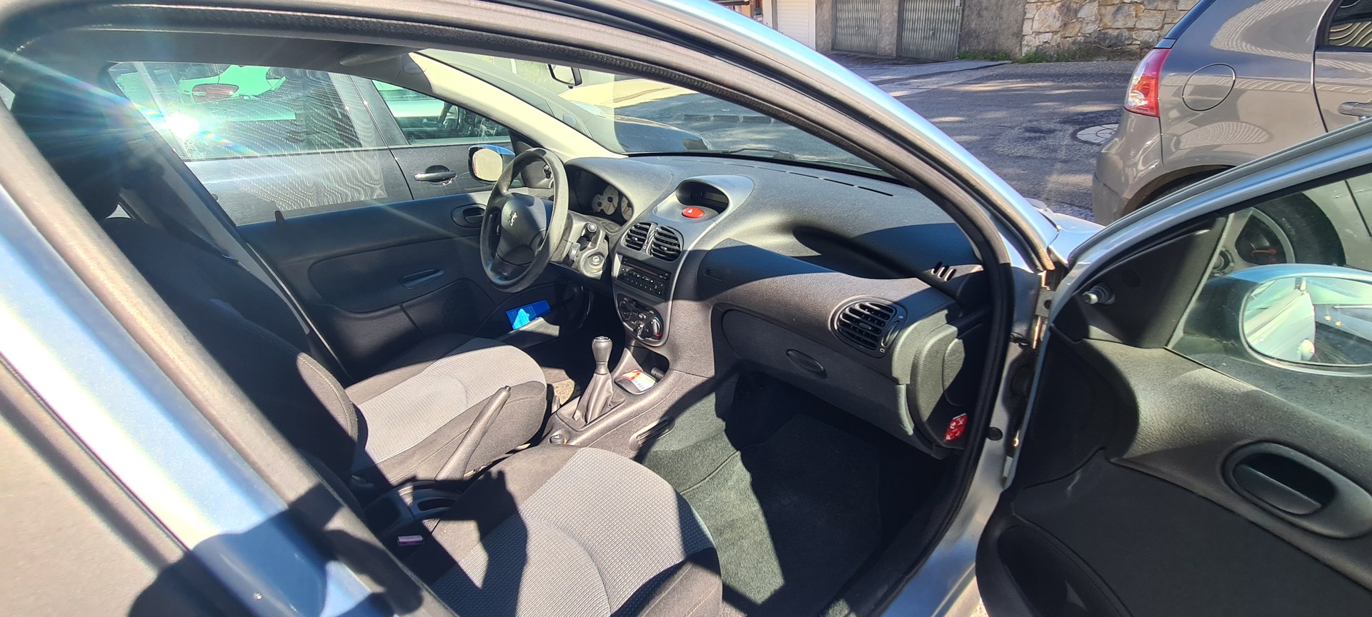 PEUGEOT 206 1.4 16V XS Sport-image-12