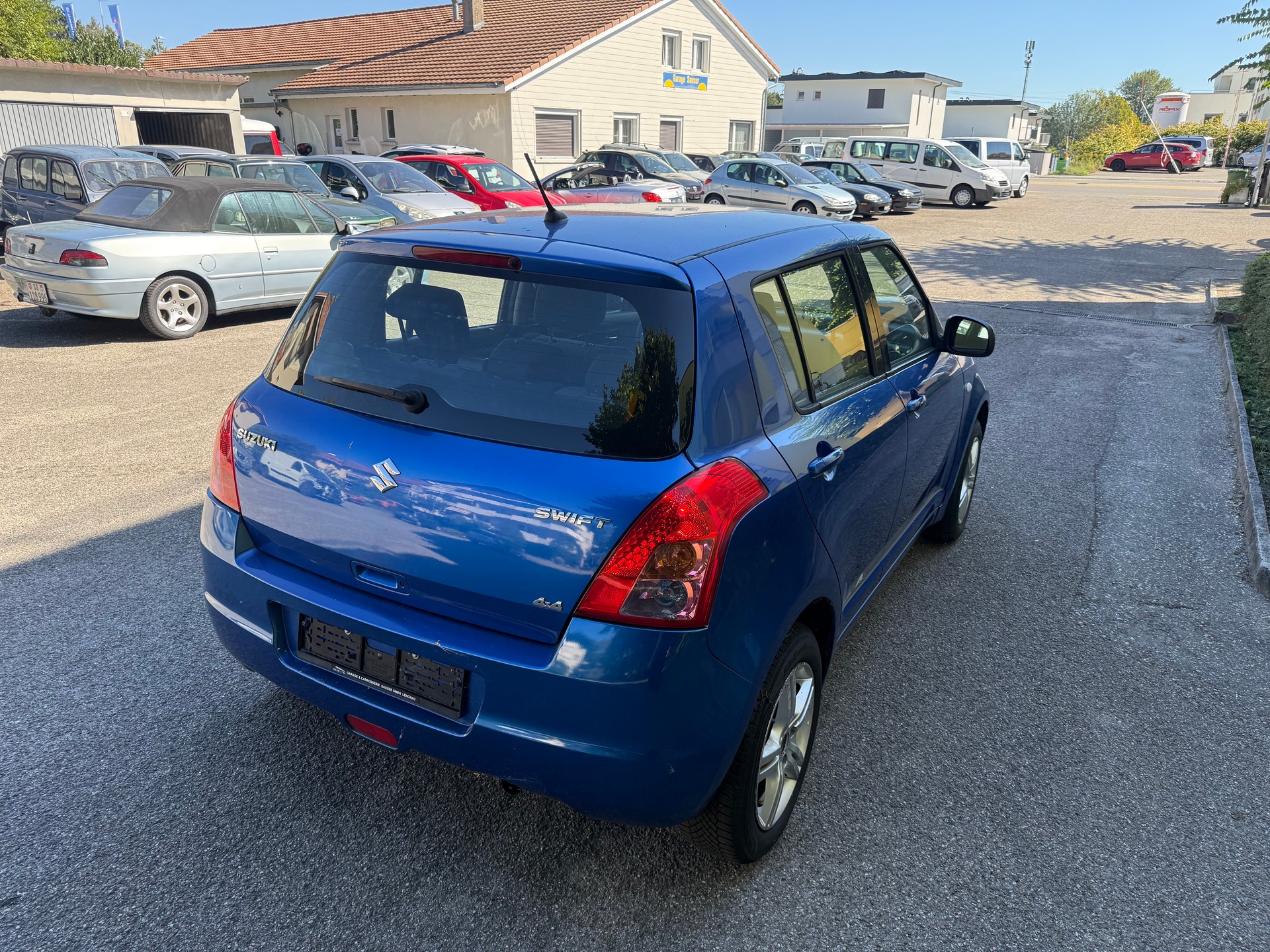 SUZUKI Swift 1.3i 16V GL Top 4x4-image-4