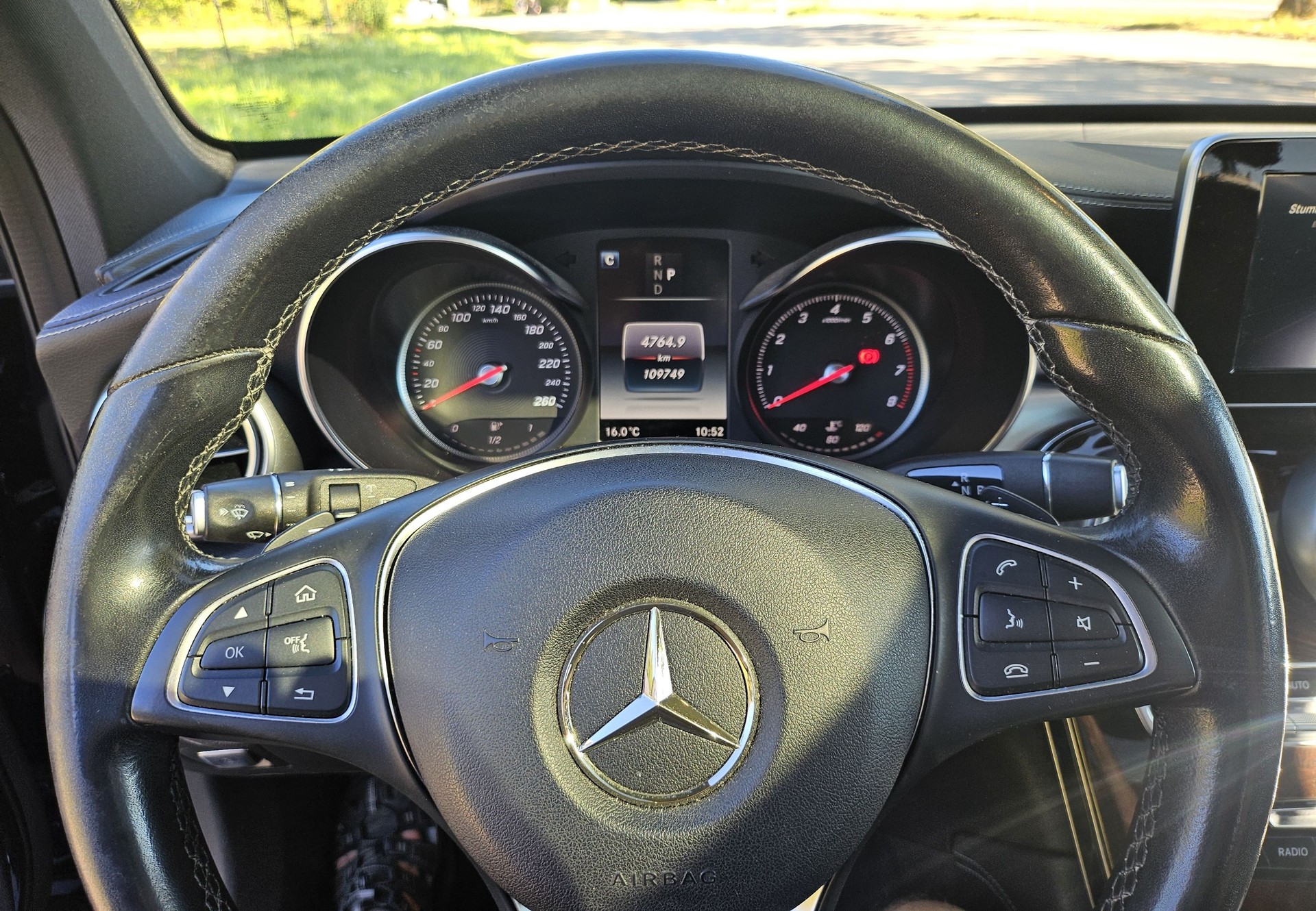 MERCEDES-BENZ GLC 250 Exclusive 4Matic 9G-Tronic-image-4