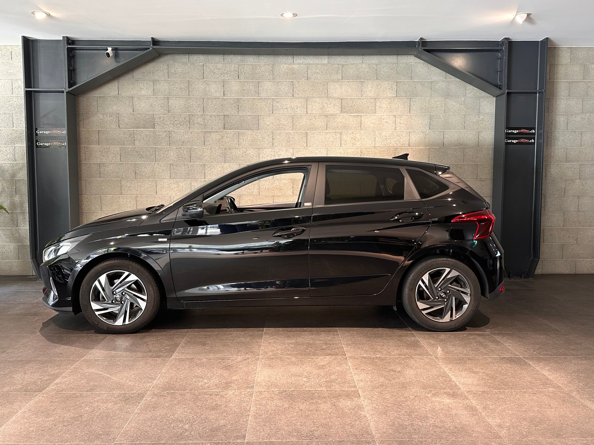 HYUNDAI i20 1.0 MH Amplia DCT-image-0