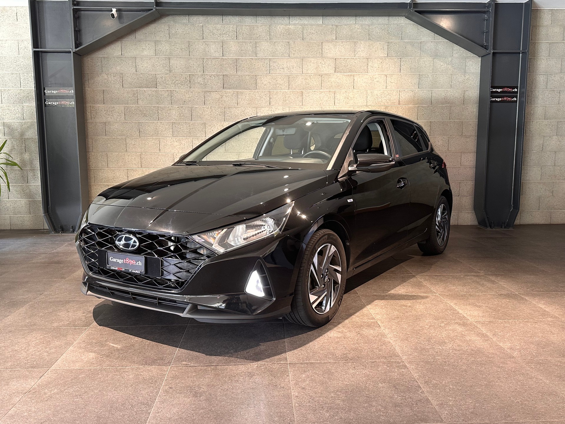 HYUNDAI i20 1.0 MH Amplia DCT-image-1