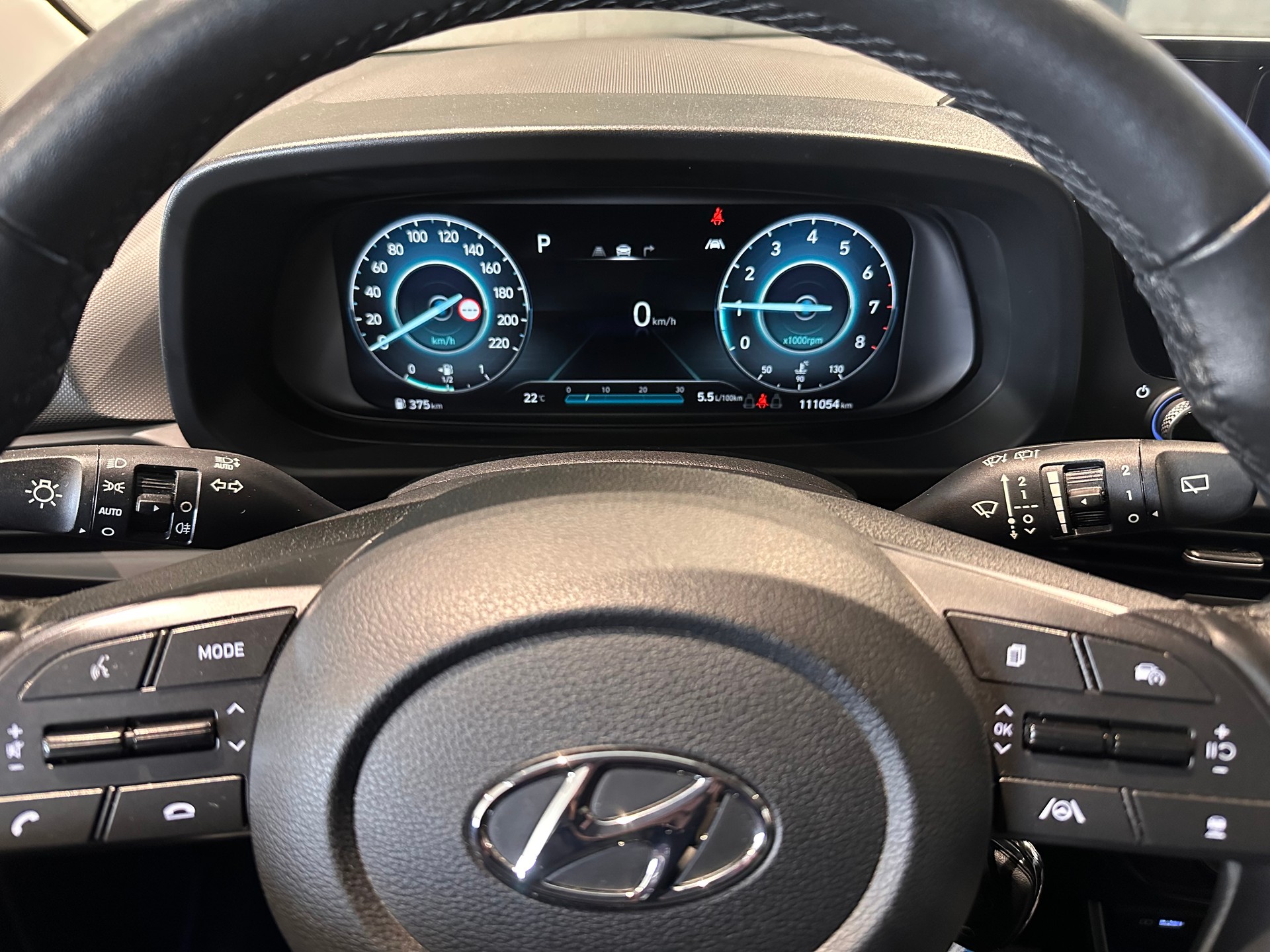 HYUNDAI i20 1.0 MH Amplia DCT-image-9