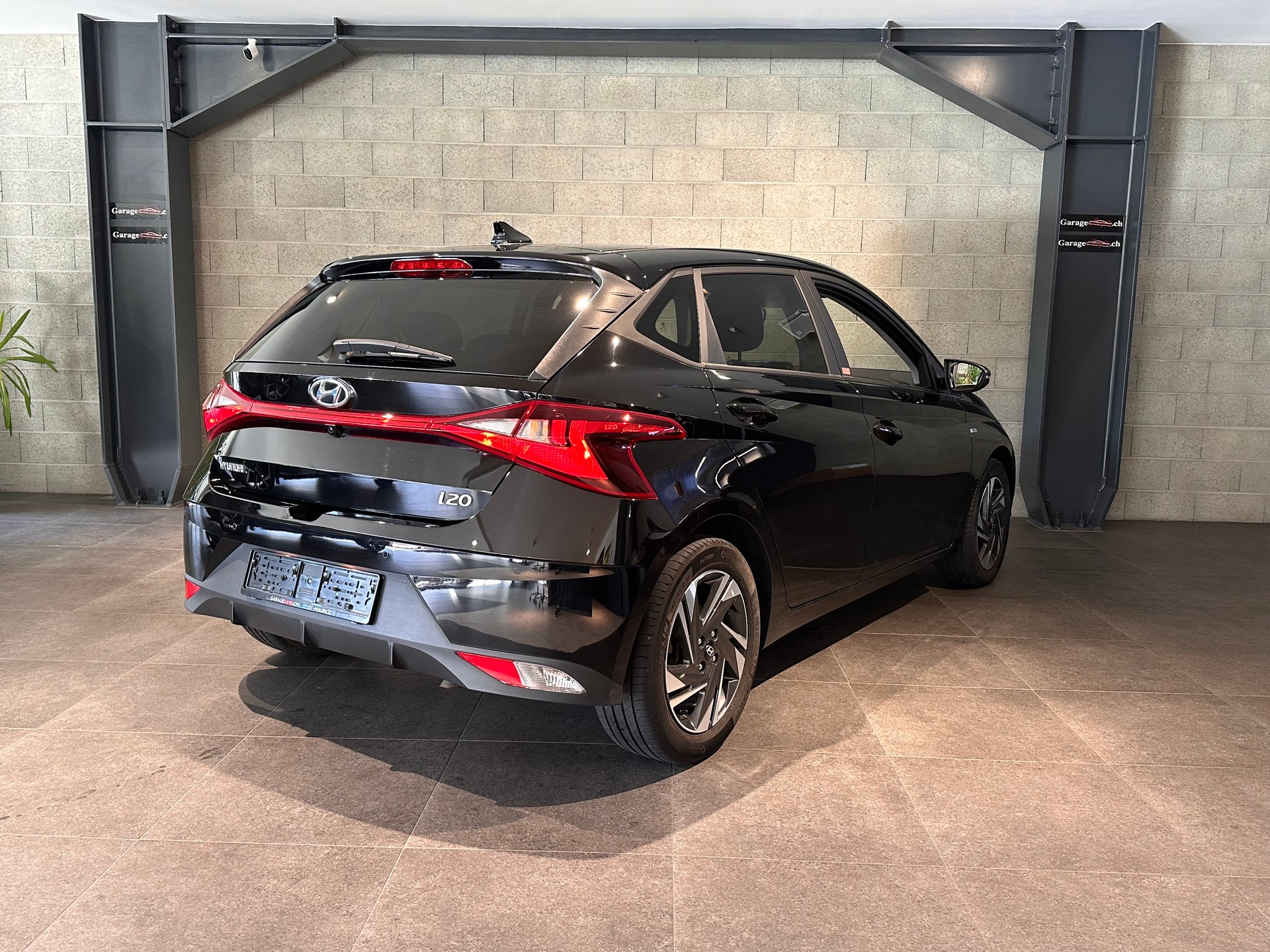 HYUNDAI i20 1.0 MH Amplia DCT-image-4
