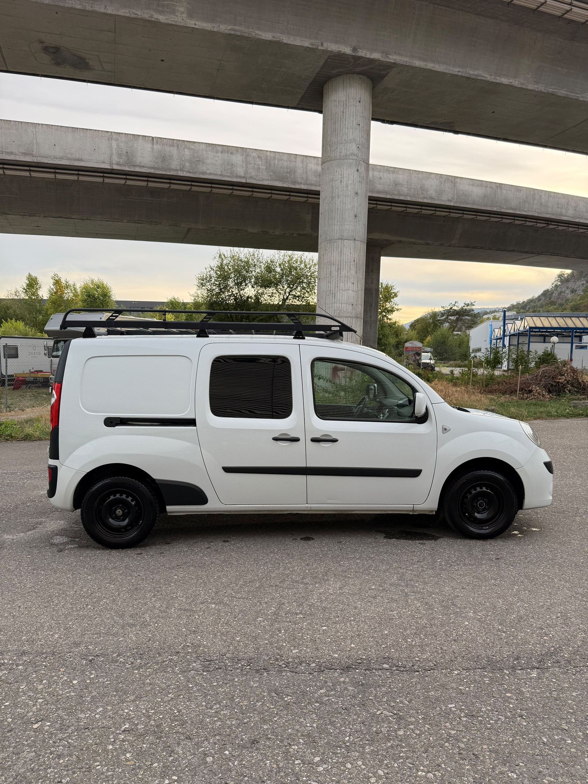 RENAULT Kangoo Maxi dCi 90-image-1