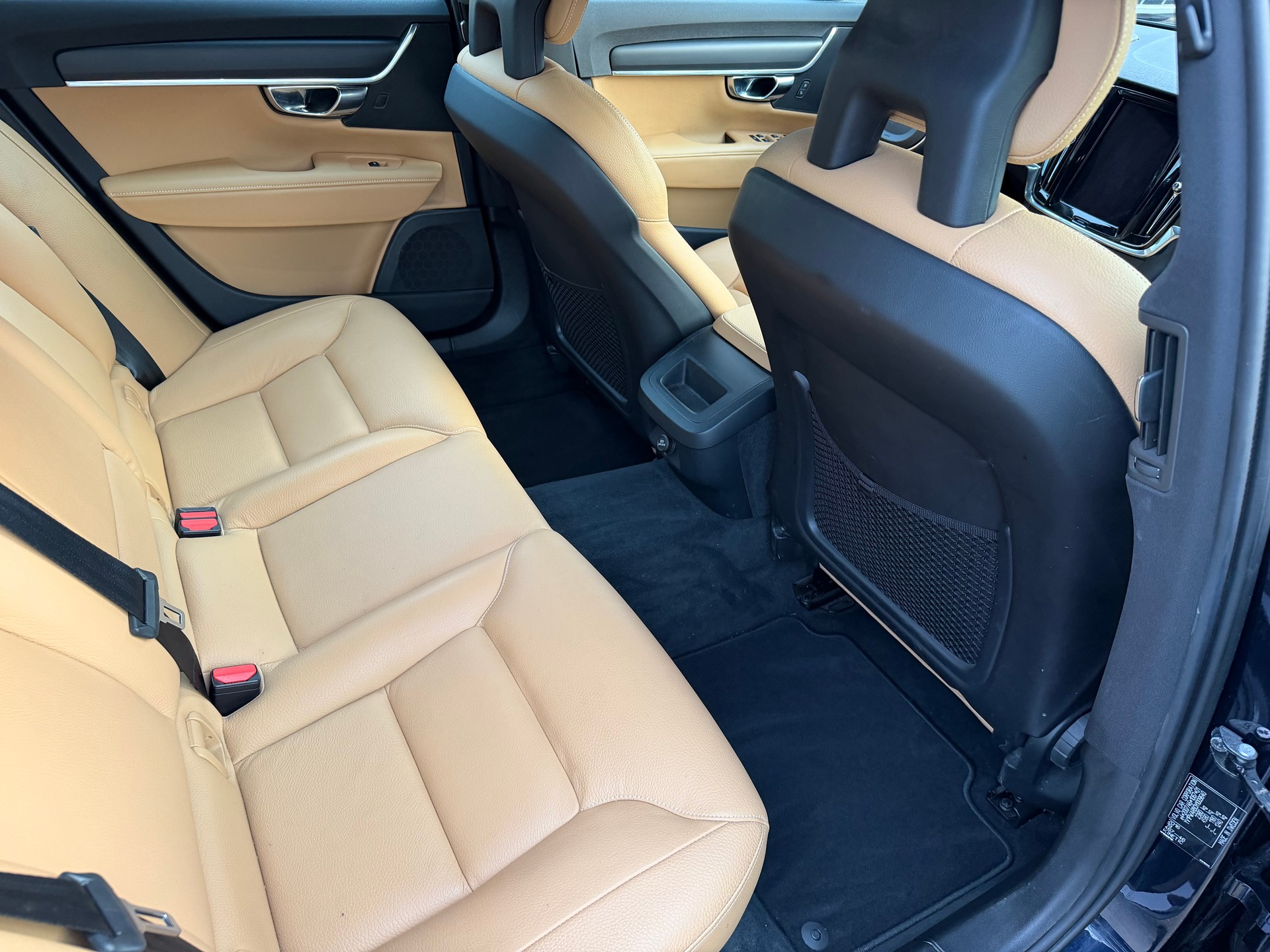 VOLVO V90 D3 AWD Momentum Geartronic-image-12
