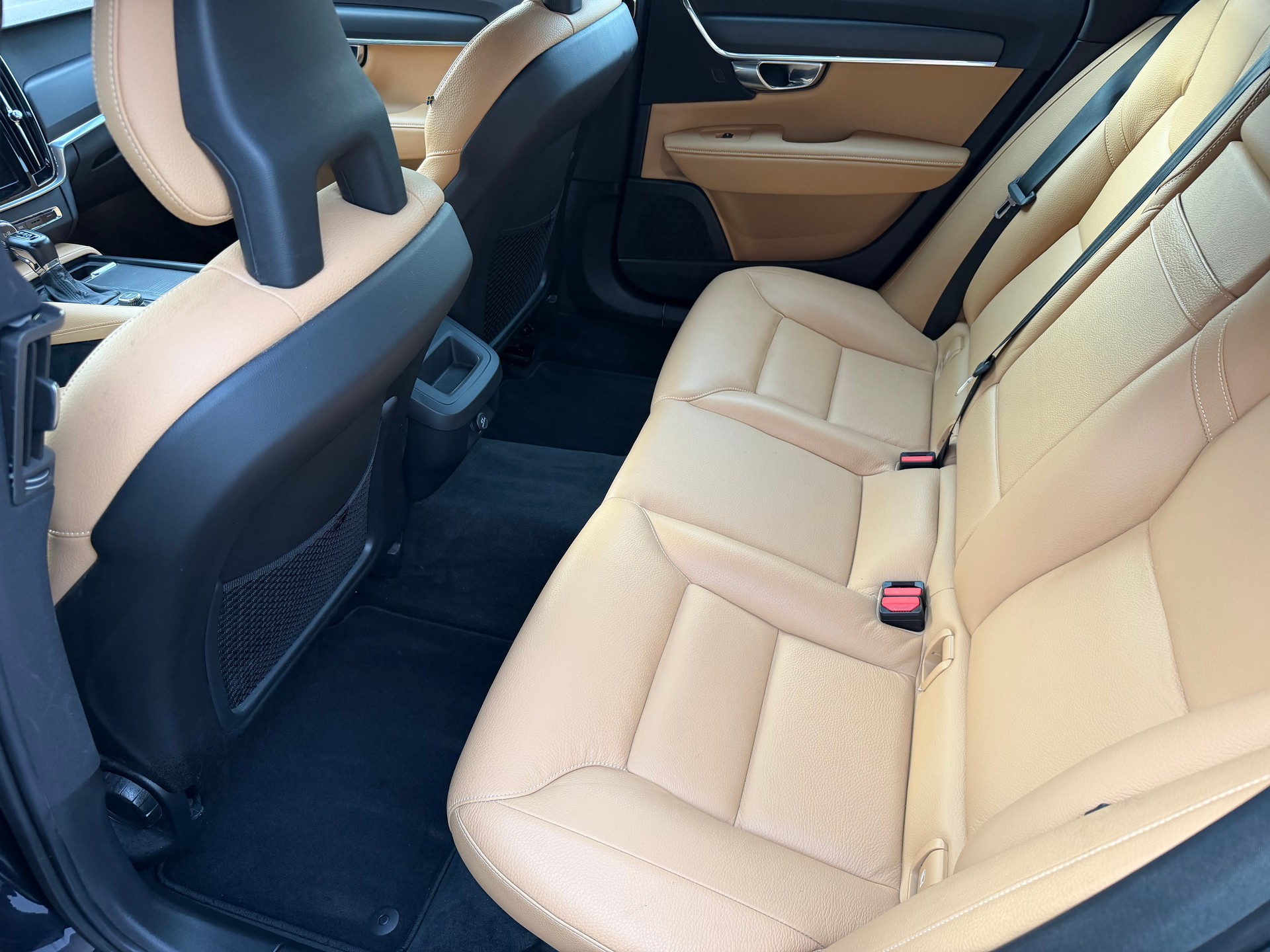 VOLVO V90 D3 AWD Momentum Geartronic-image-11