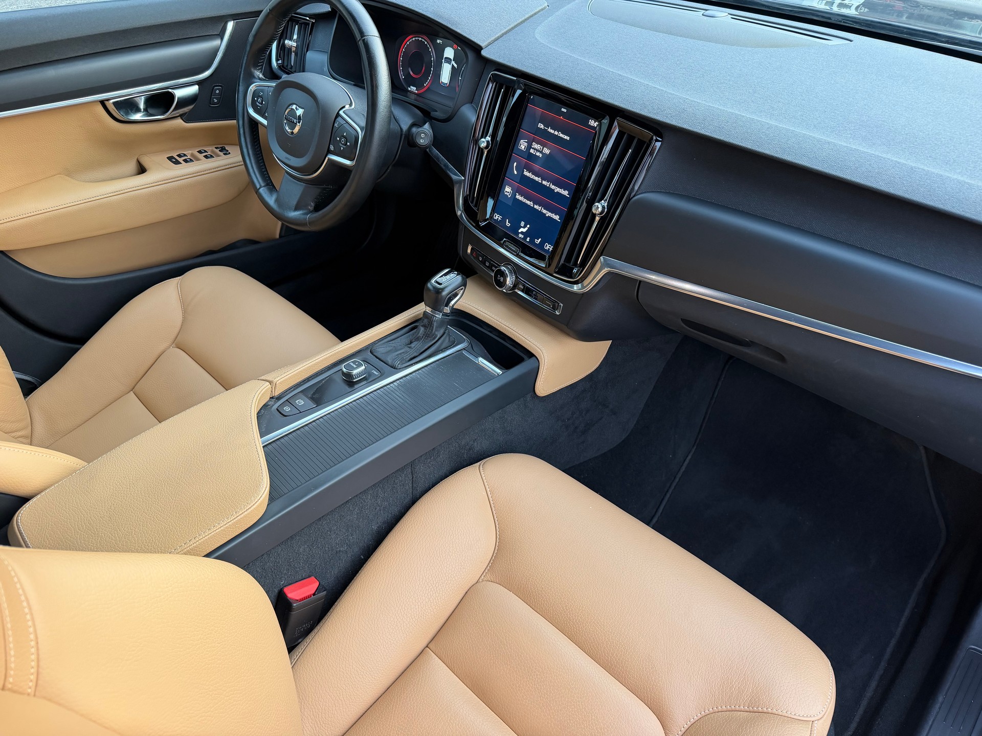 VOLVO V90 D3 AWD Momentum Geartronic-image-10