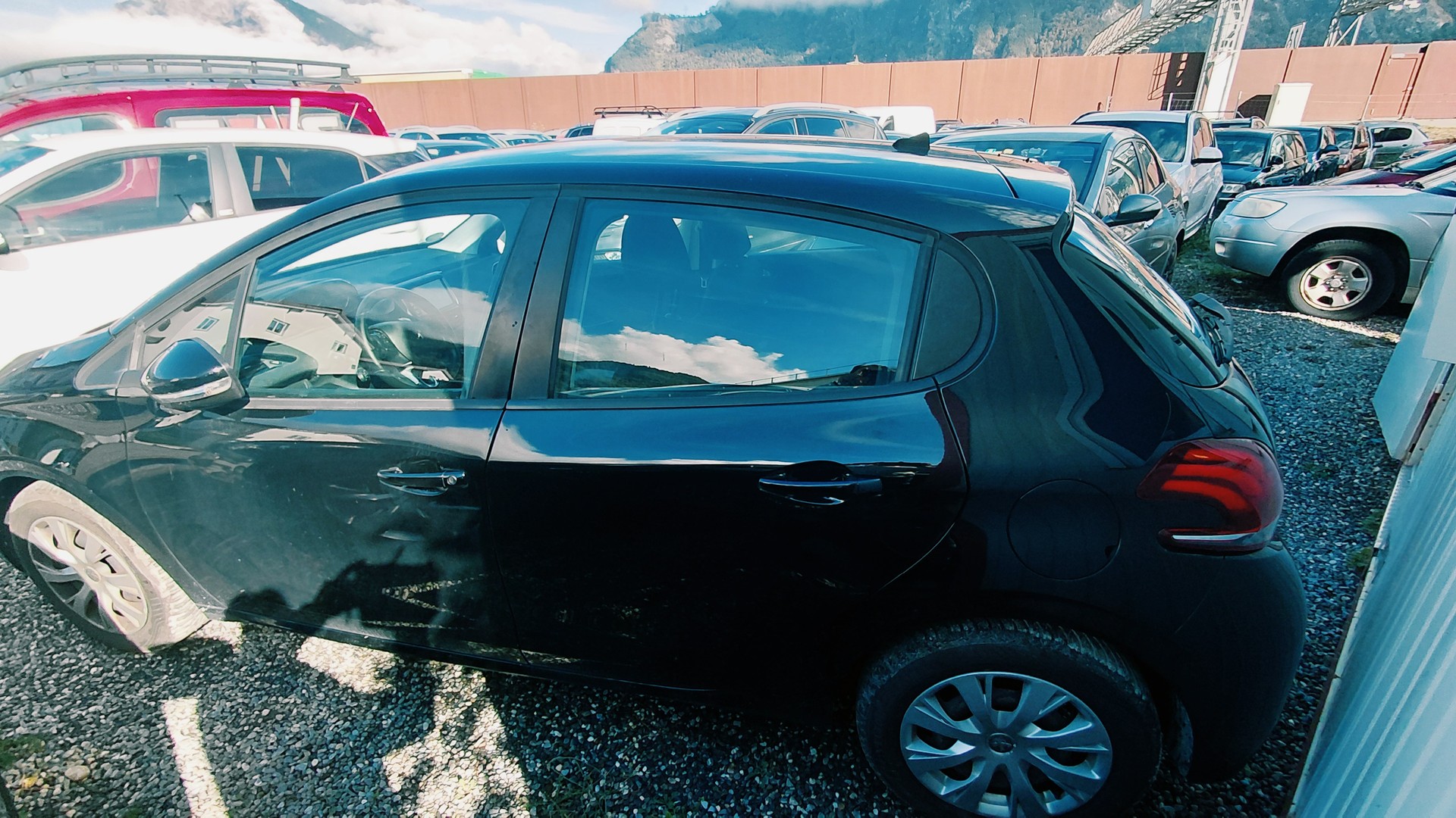 PEUGEOT 208 1.2 PureTech Active-image-3
