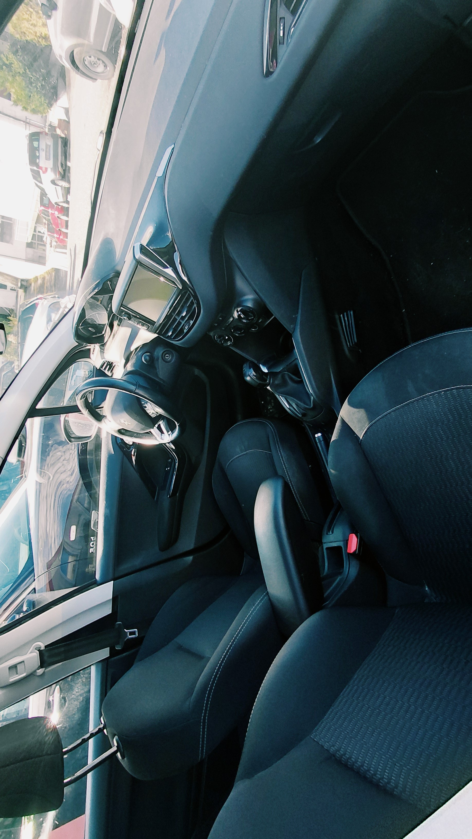 PEUGEOT 208 1.2 PureTech Active-image-5