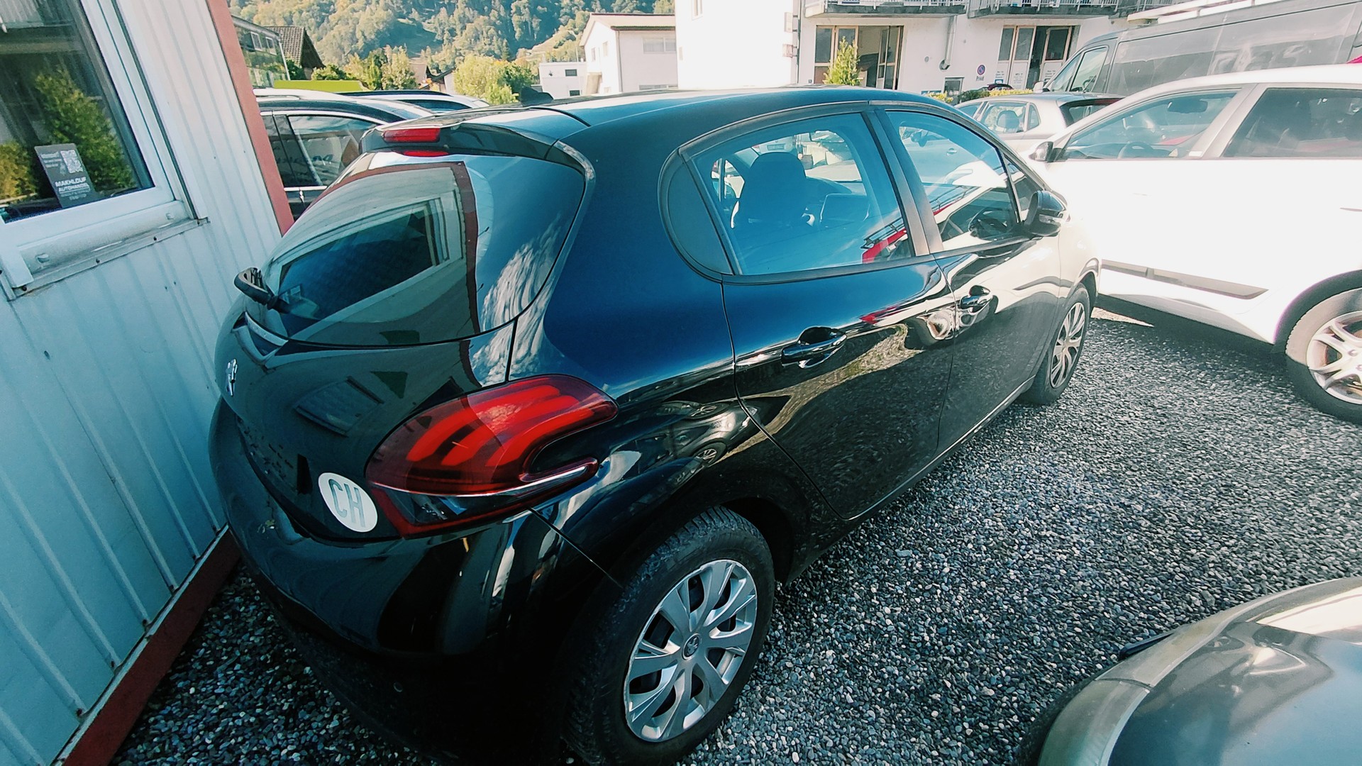 PEUGEOT 208 1.2 PureTech Active-image-4