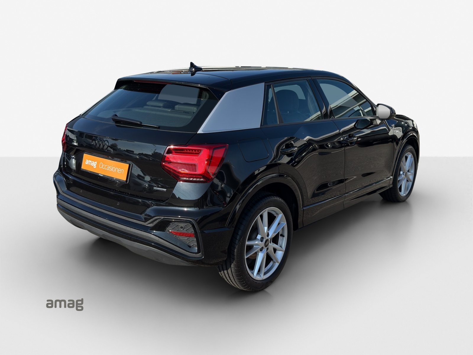 AUDI Q2 40 TFSI S line quattro S-tronic-image-4