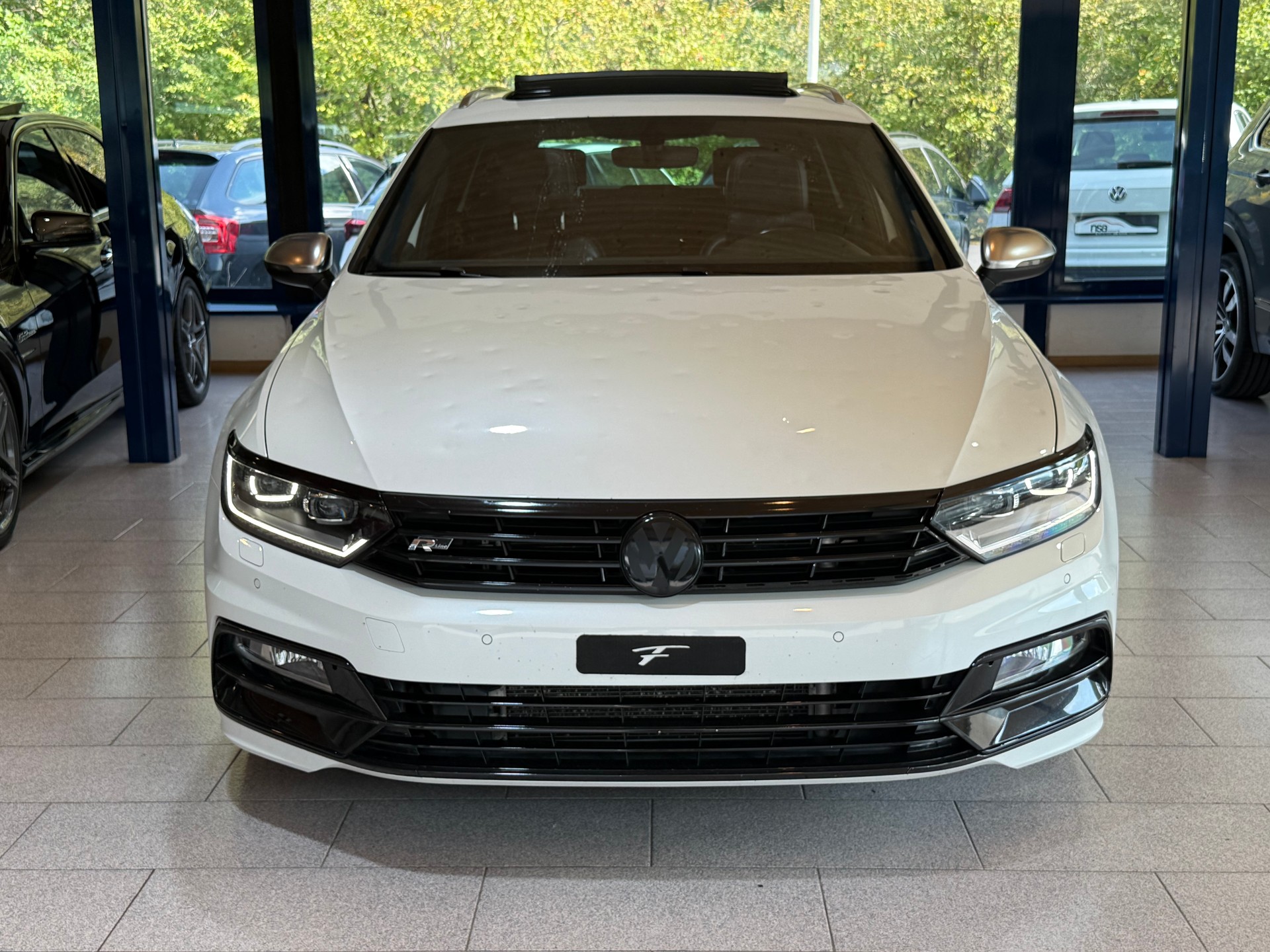 VW Passat Variant 2.0 TDI BMT High. DSG 4Motion-image-1